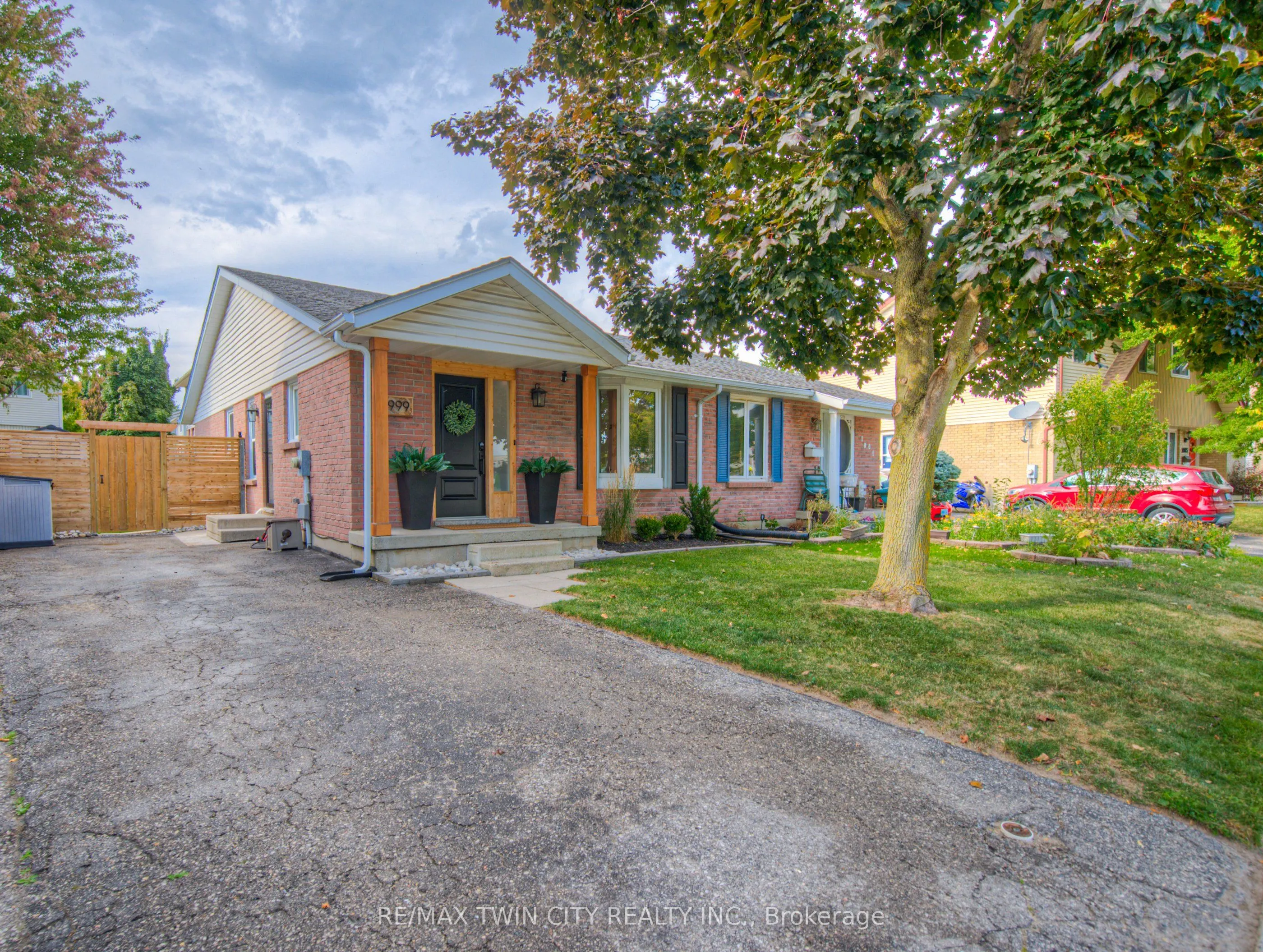 999 Cree Avenue