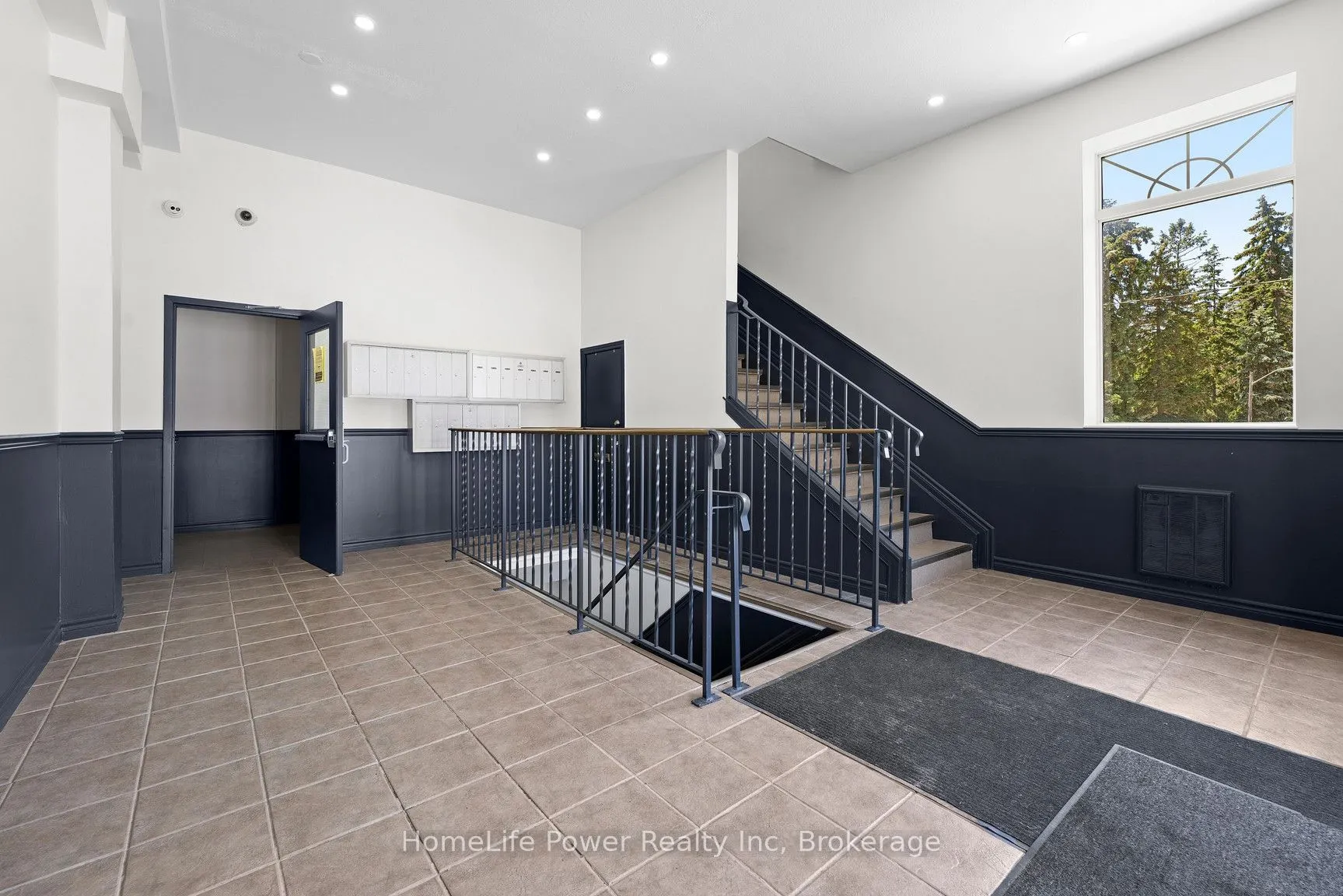 27 Bridge Street, #107