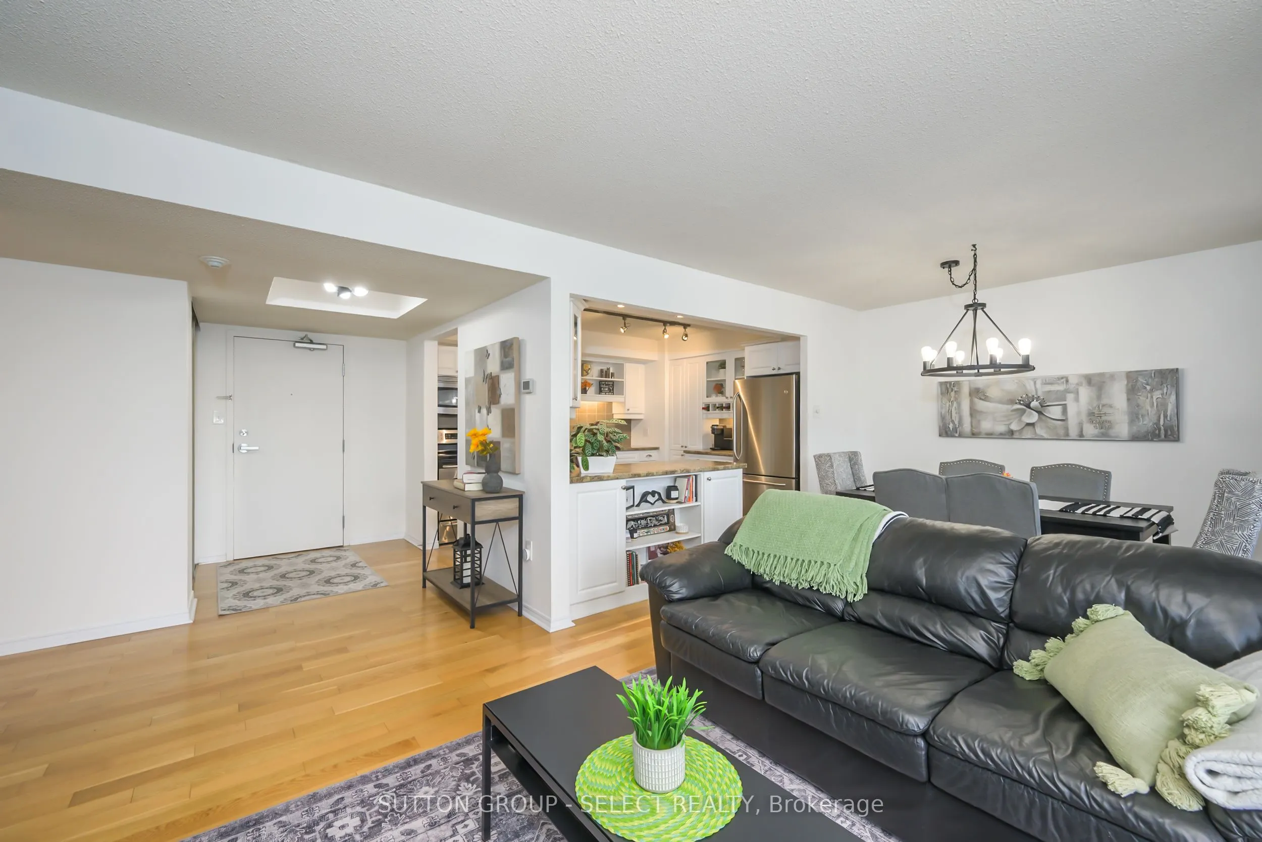 600 Talbot Street, #402