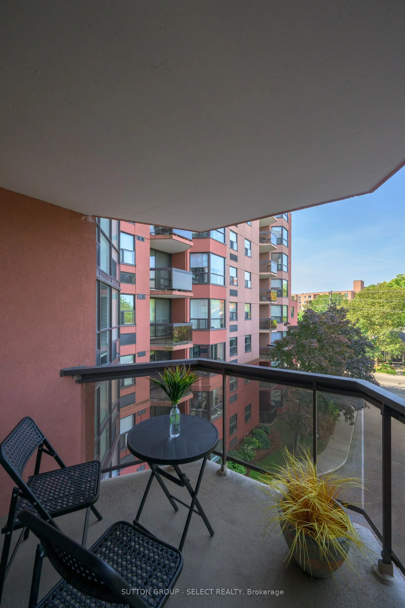 600 Talbot Street, #402