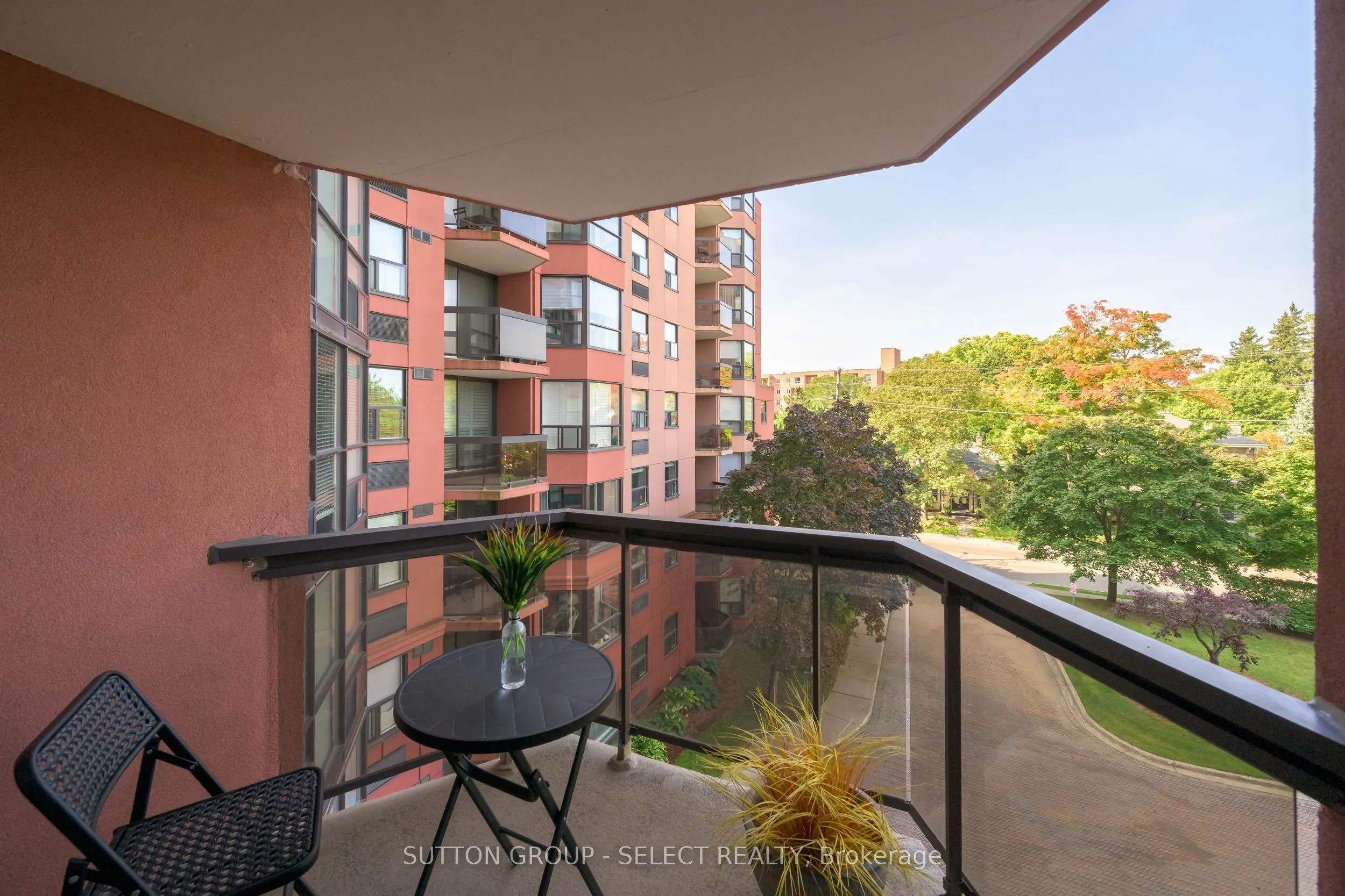 600 Talbot Street, #402