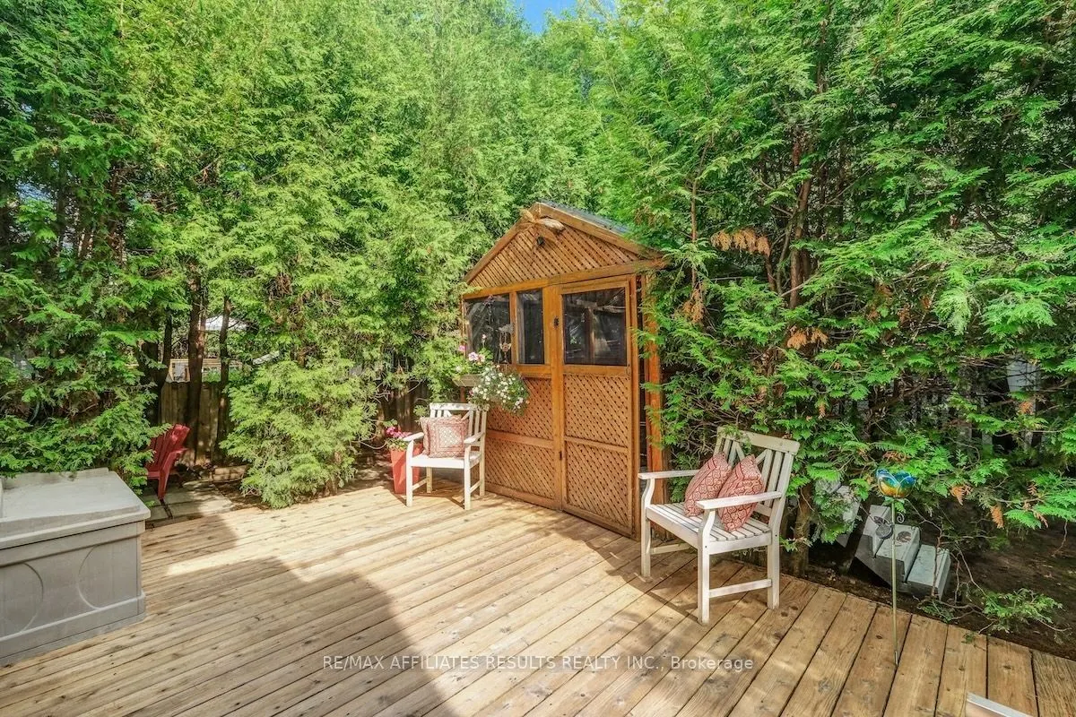 2 Wedgewood Crescent