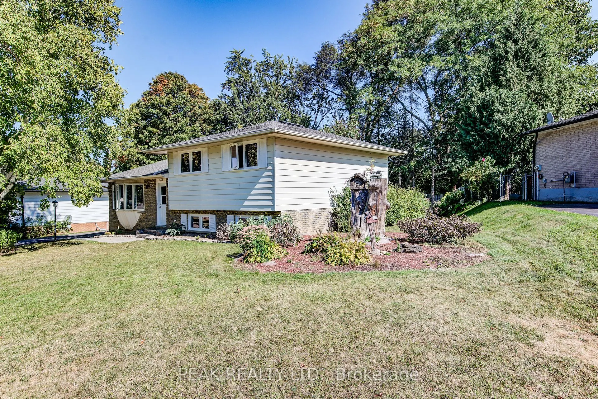 659 Gladstone Drive