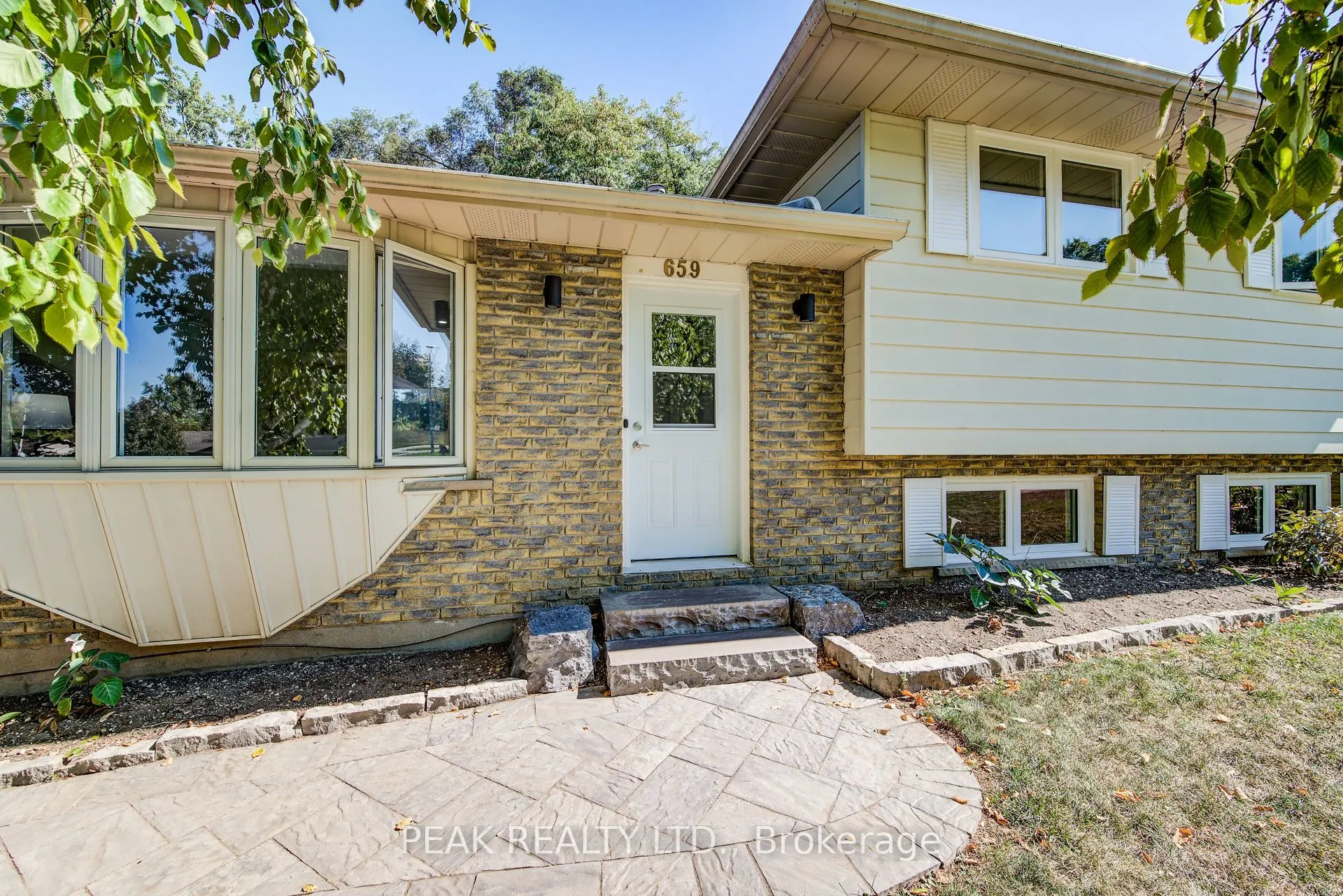 659 Gladstone Drive