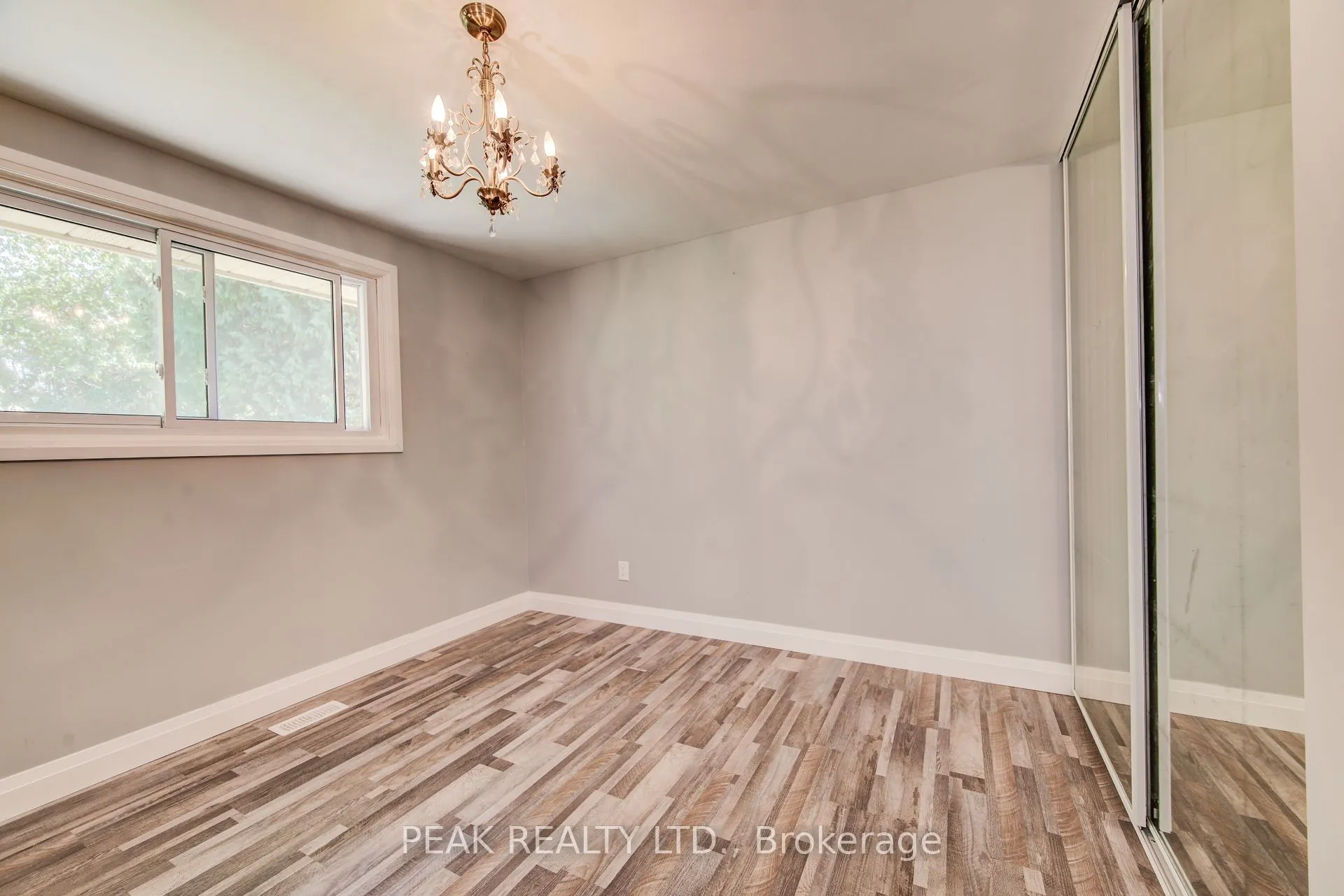 659 Gladstone Drive