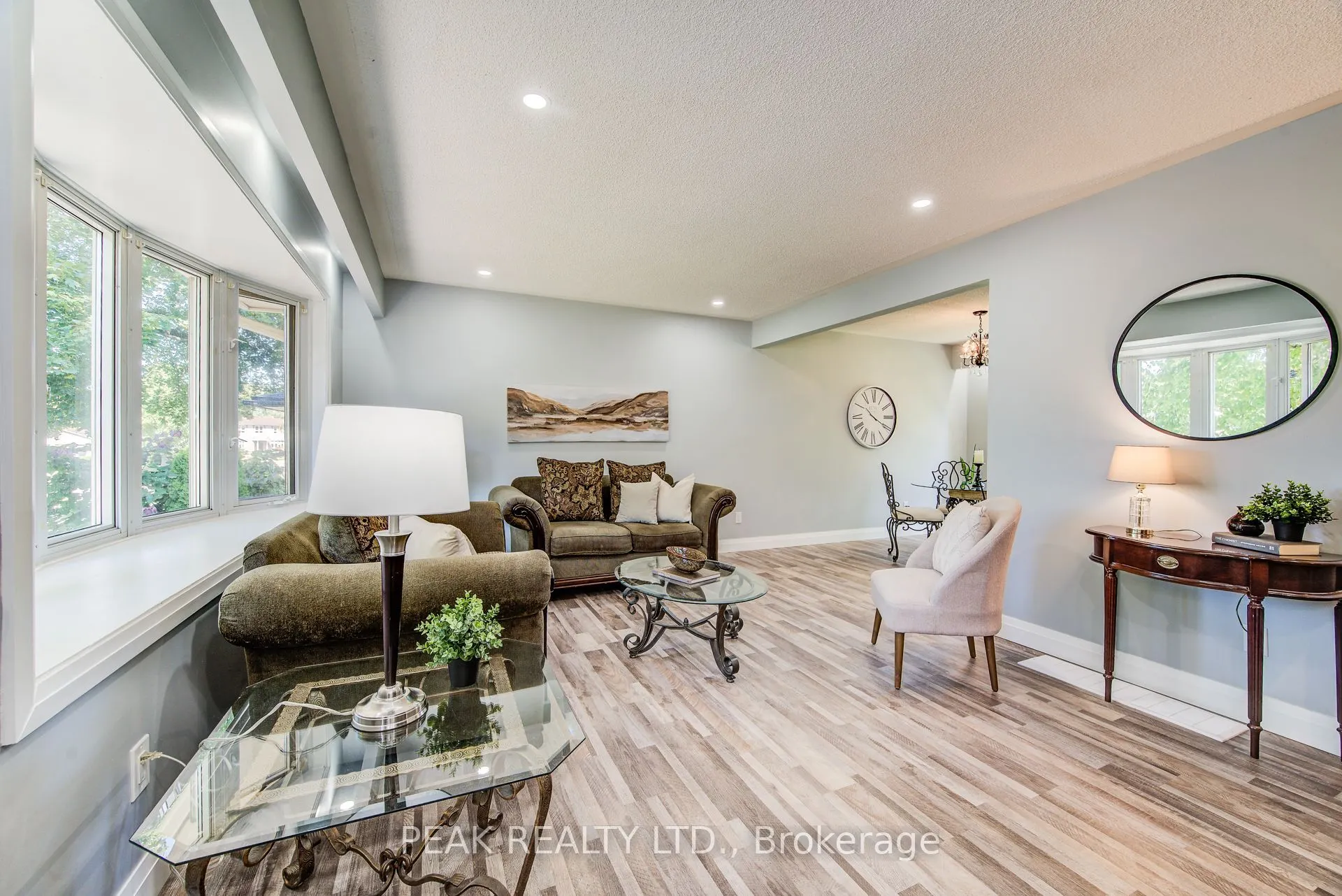 659 Gladstone Drive