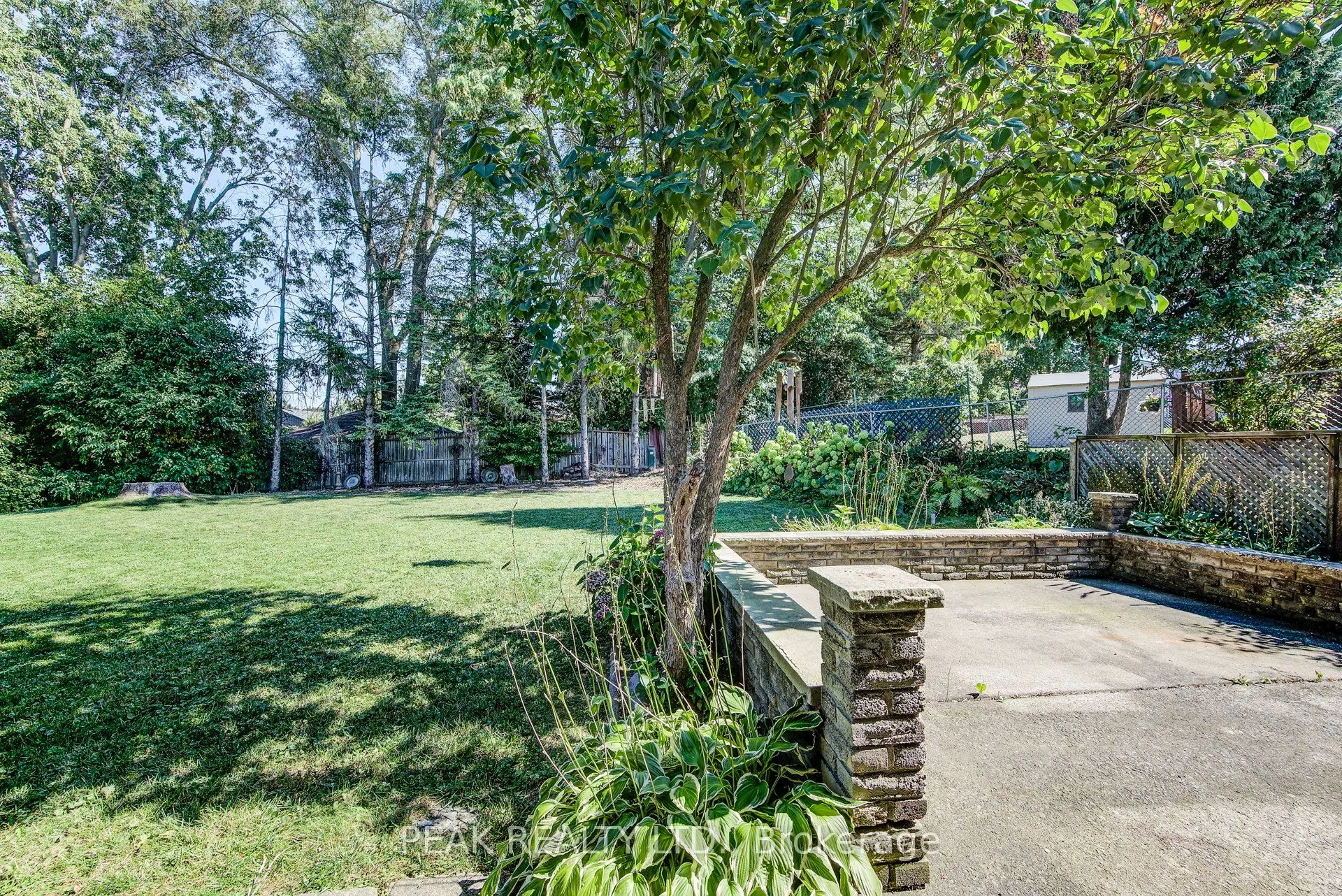 659 Gladstone Drive