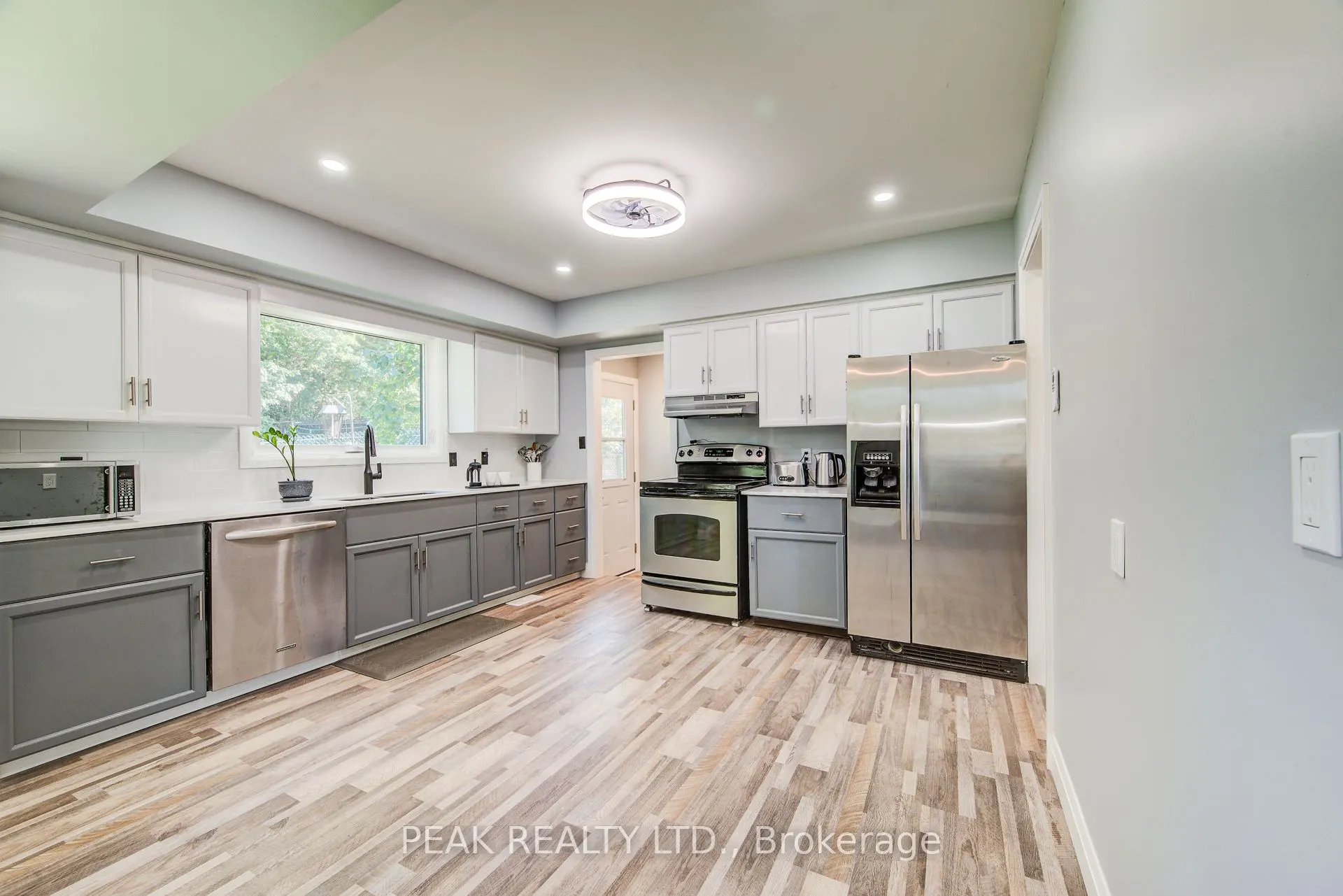 659 Gladstone Drive