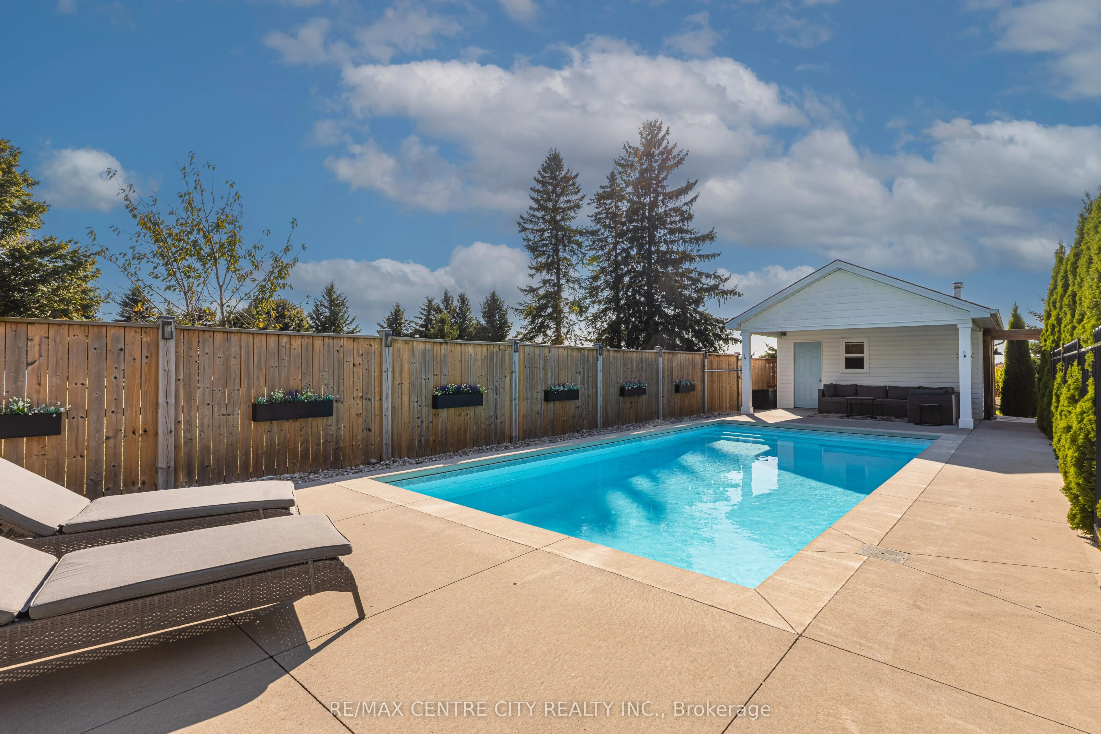 7923 Fairview Road