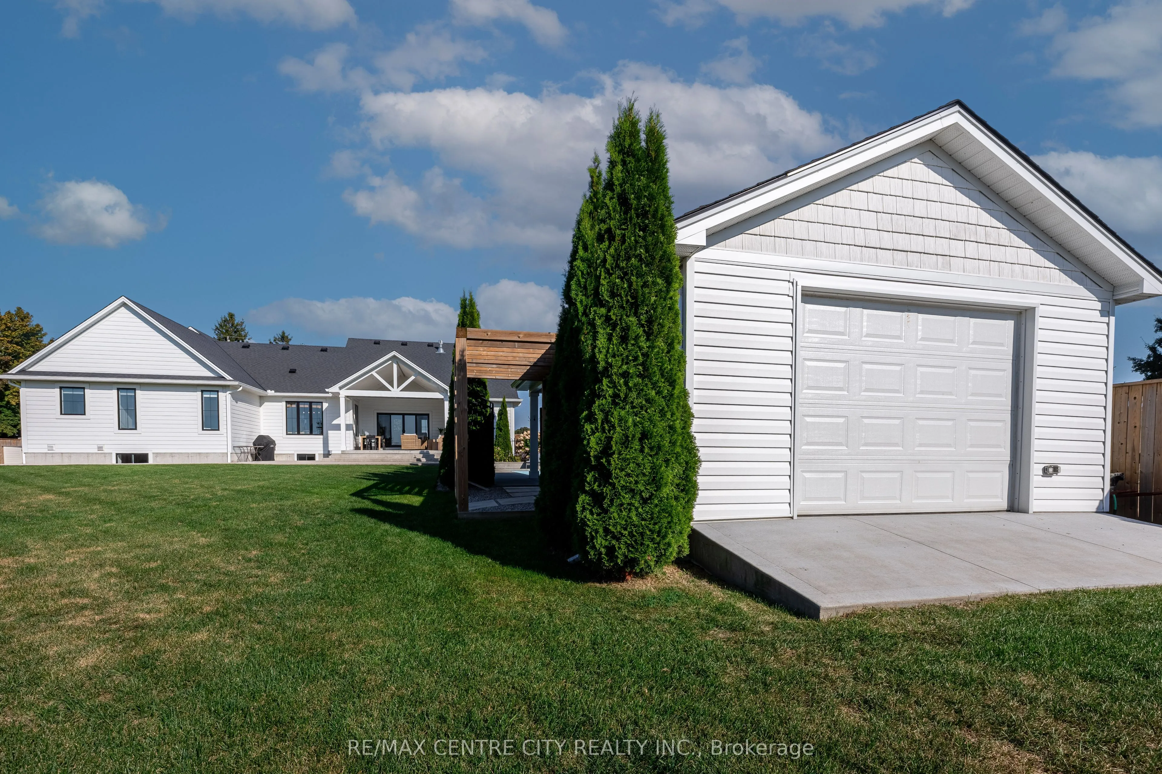 7923 Fairview Road