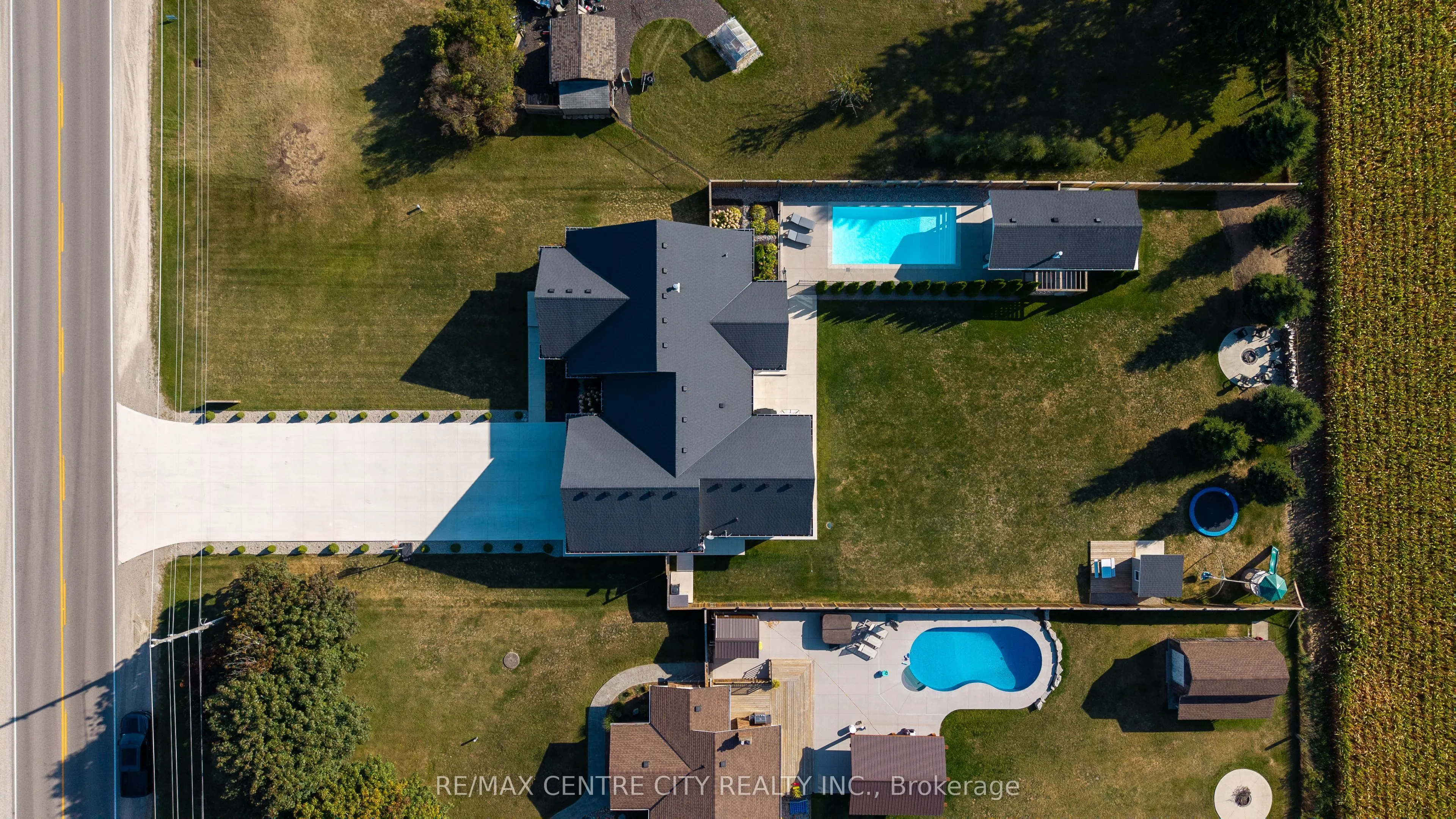 7923 Fairview Road