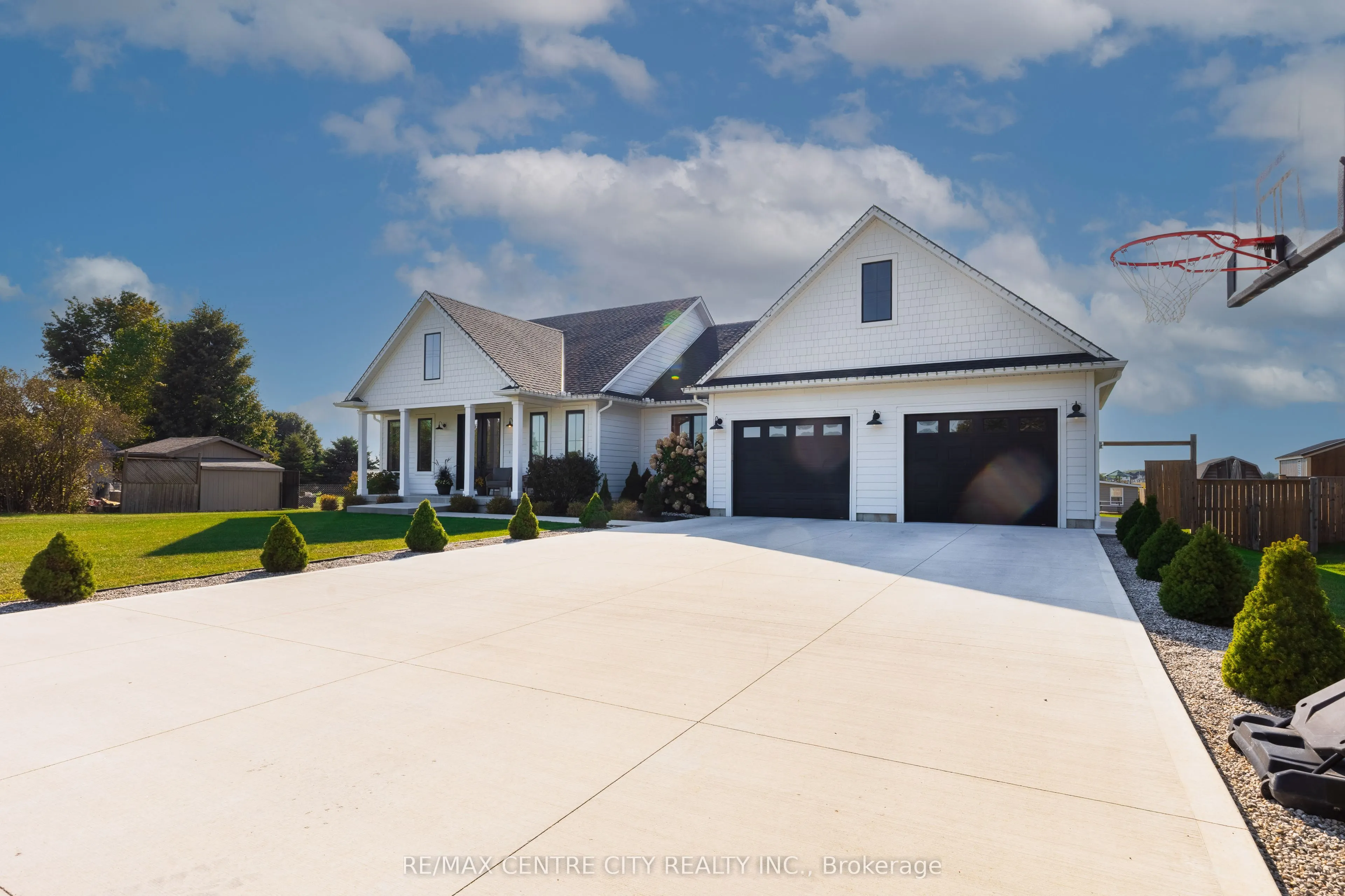 7923 Fairview Road