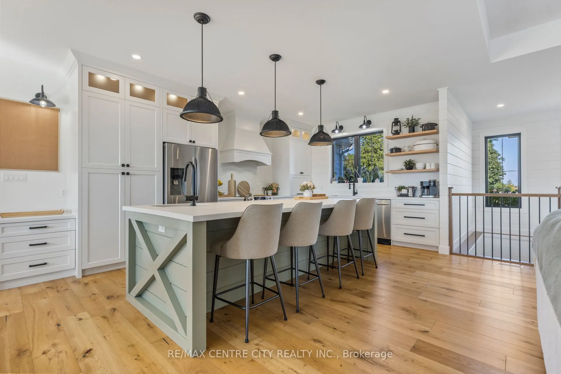 7923 Fairview Road
