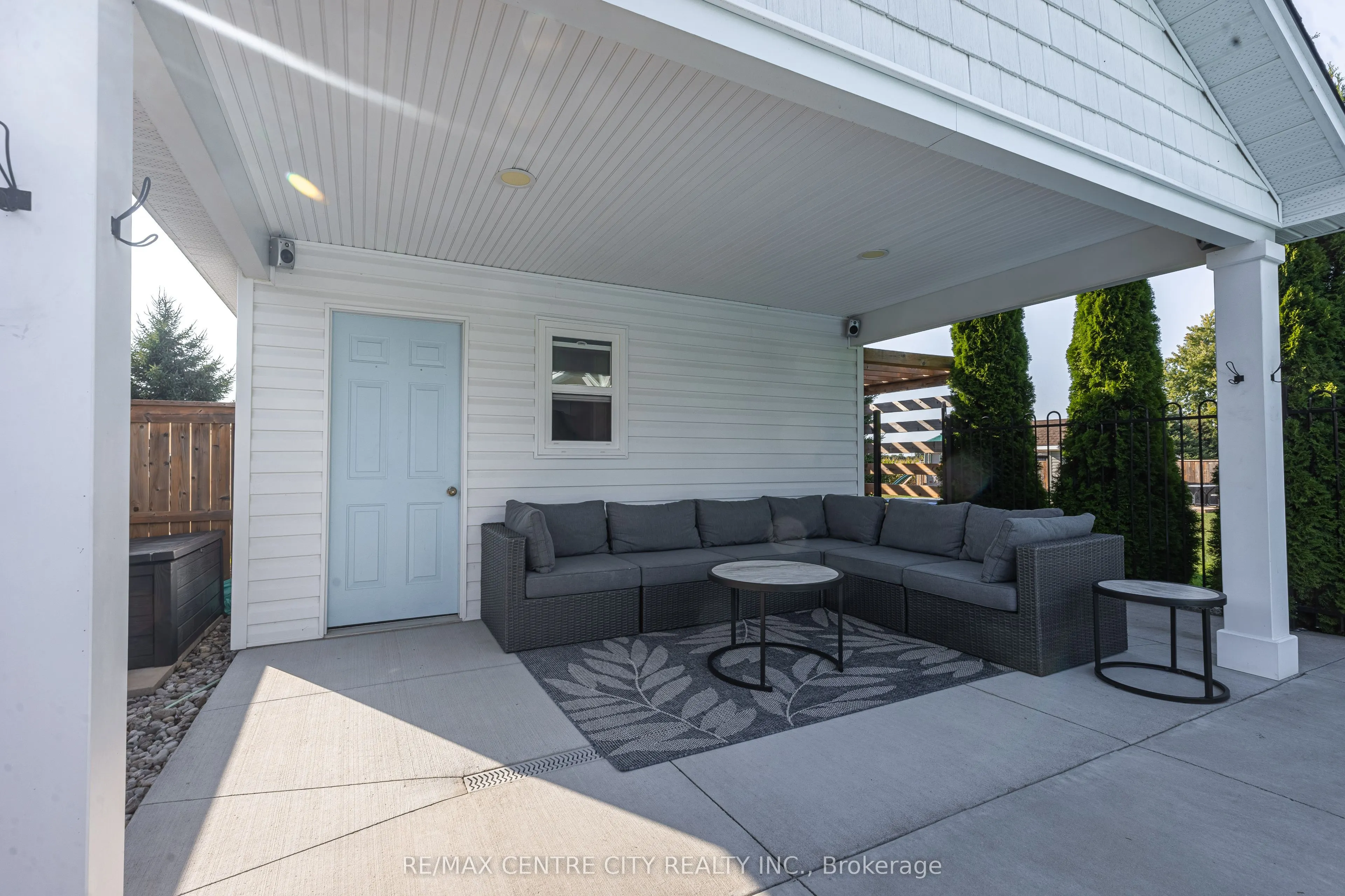 7923 Fairview Road