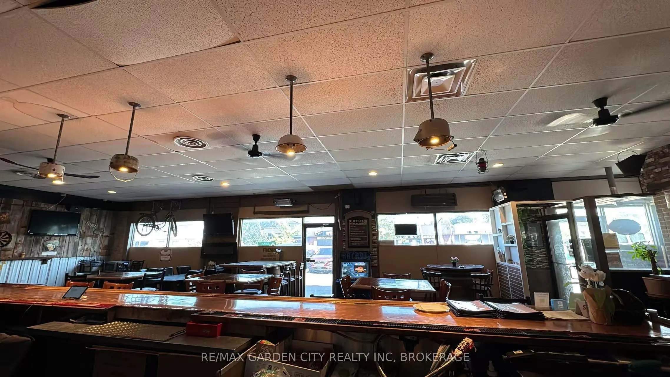 455 Merritt Street, #4