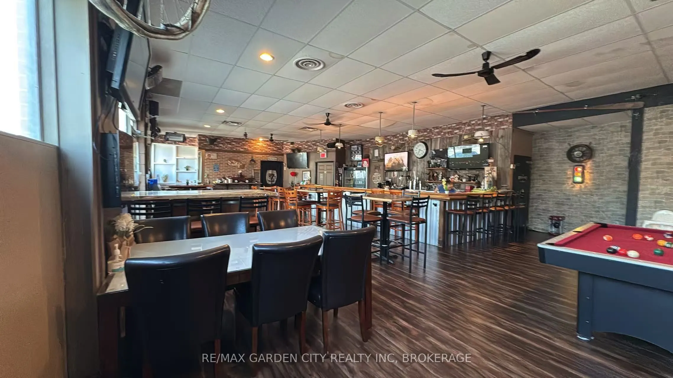 455 Merritt Street, #4
