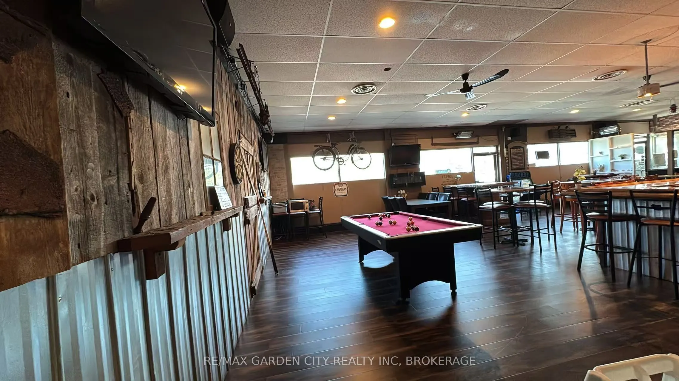 455 Merritt Street, #4