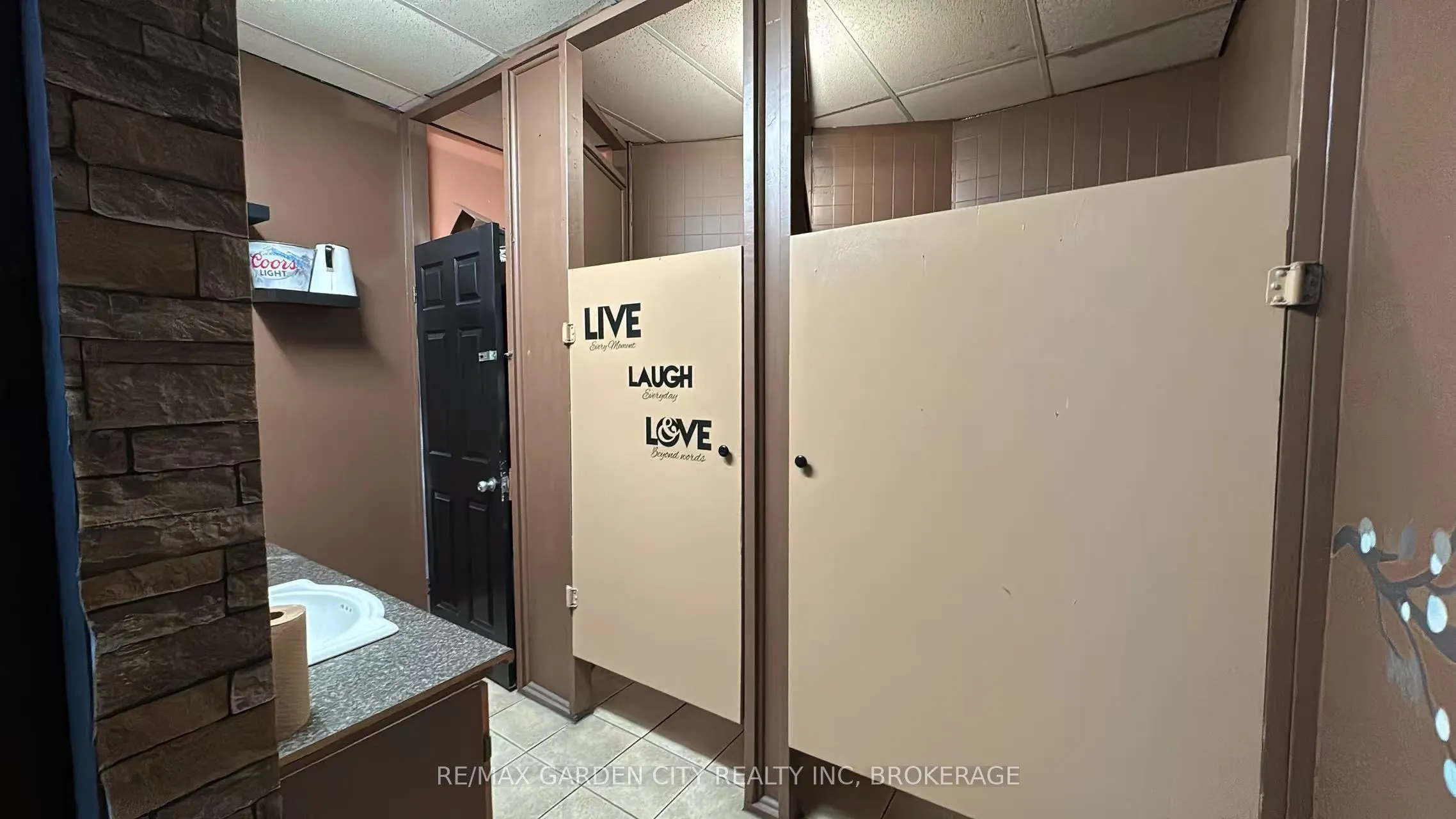 455 Merritt Street, #4