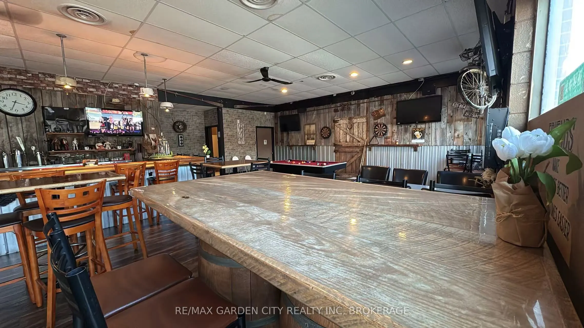 455 Merritt Street, #4