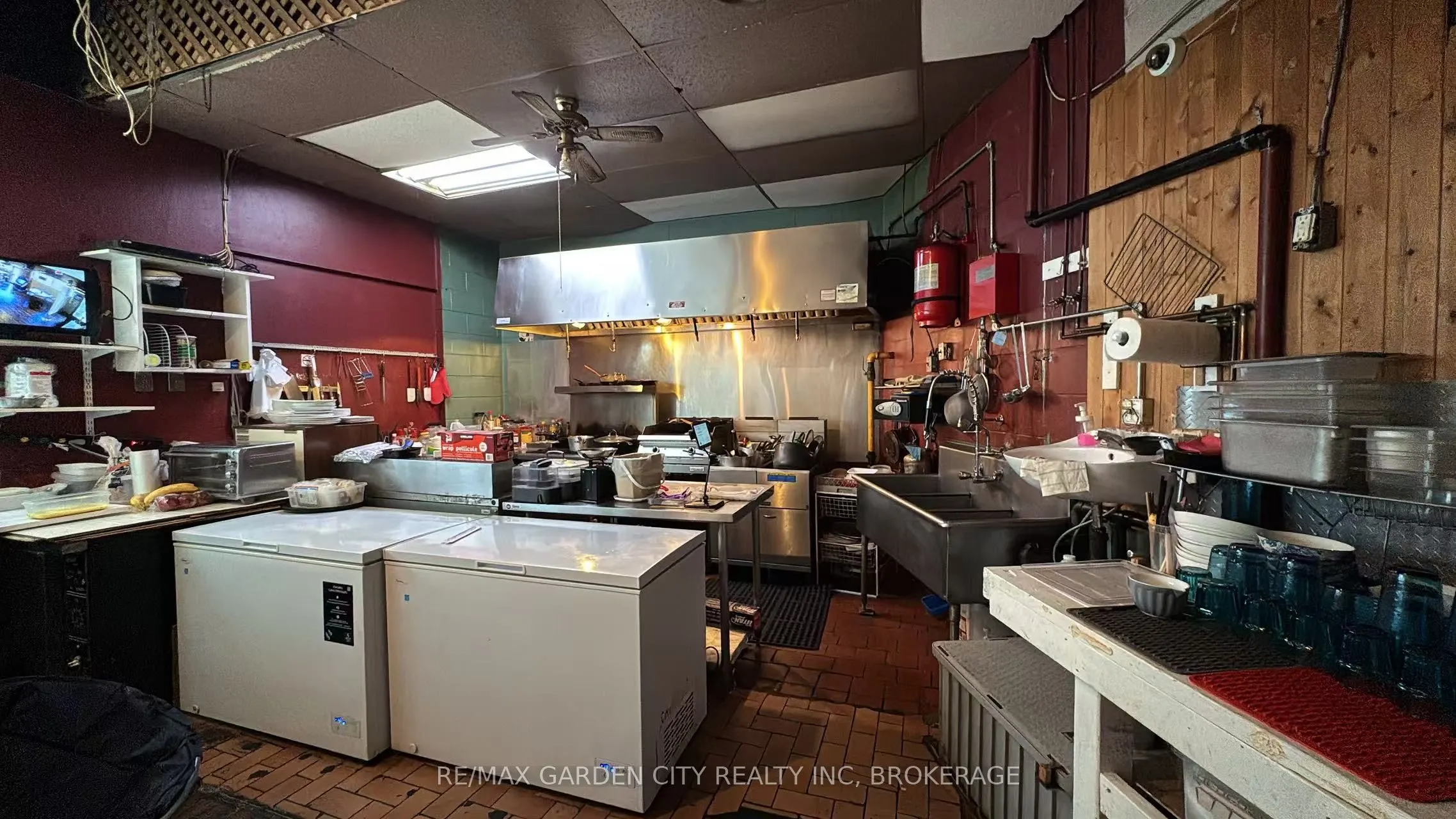 455 Merritt Street, #4