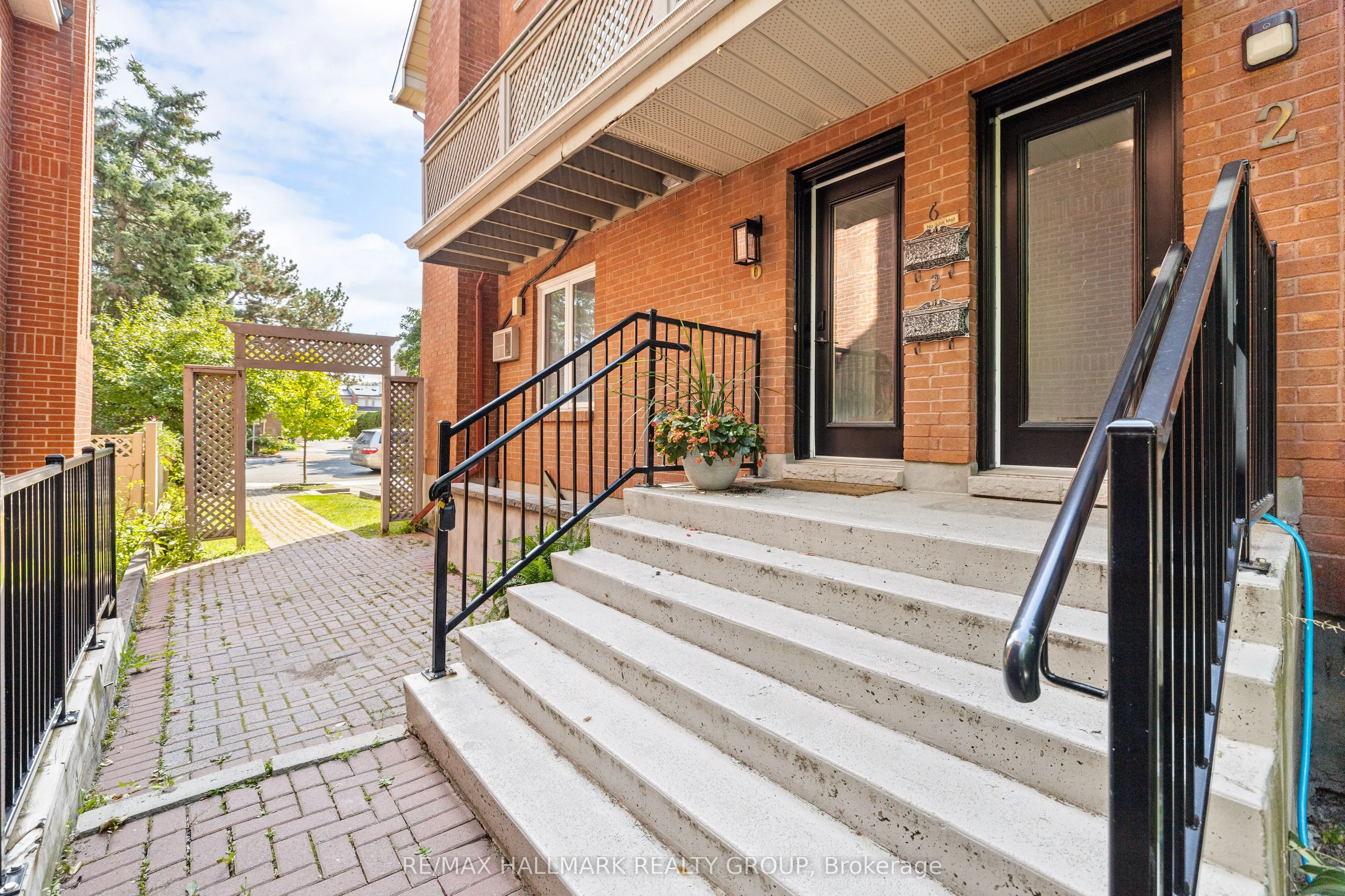 19 Montcalm Street, #2