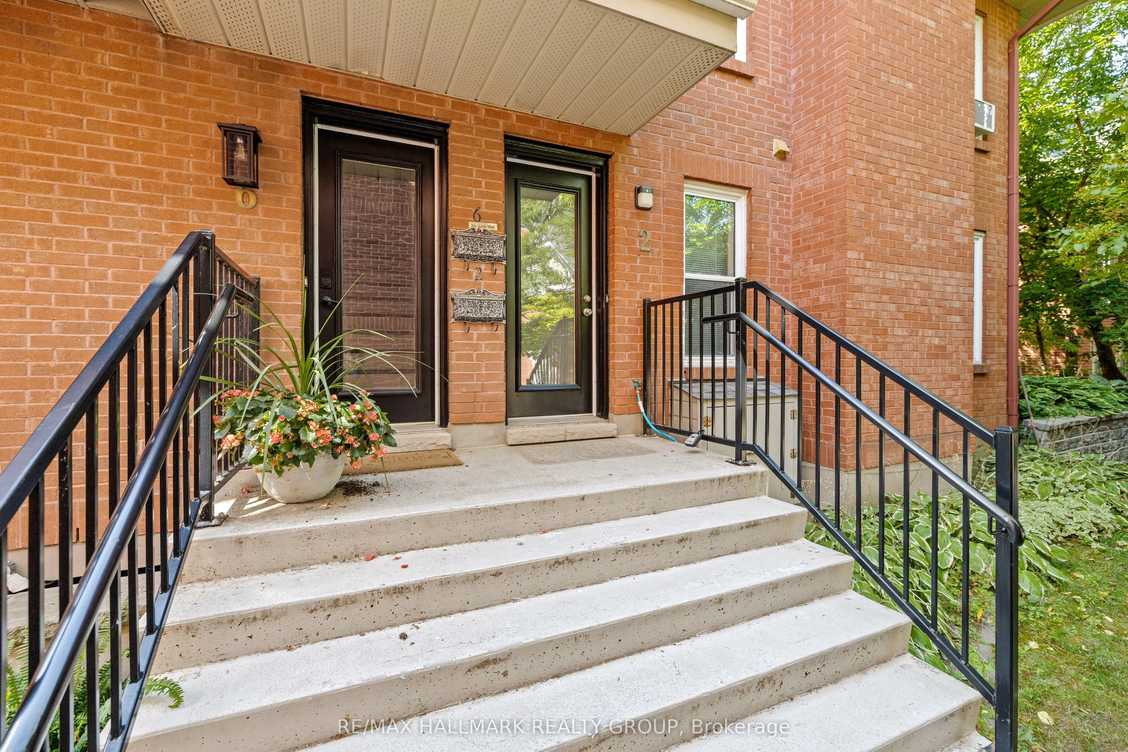19 Montcalm Street, #2