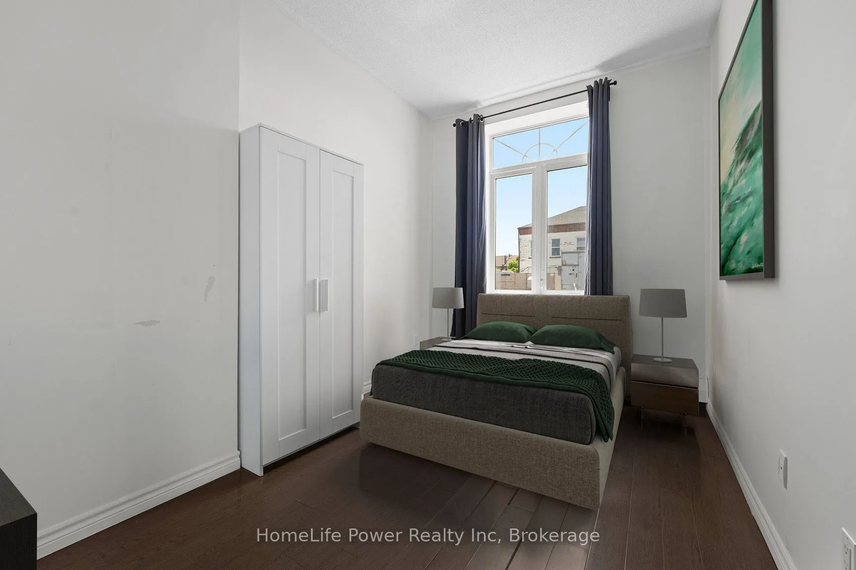 27 Bridge Street, #305