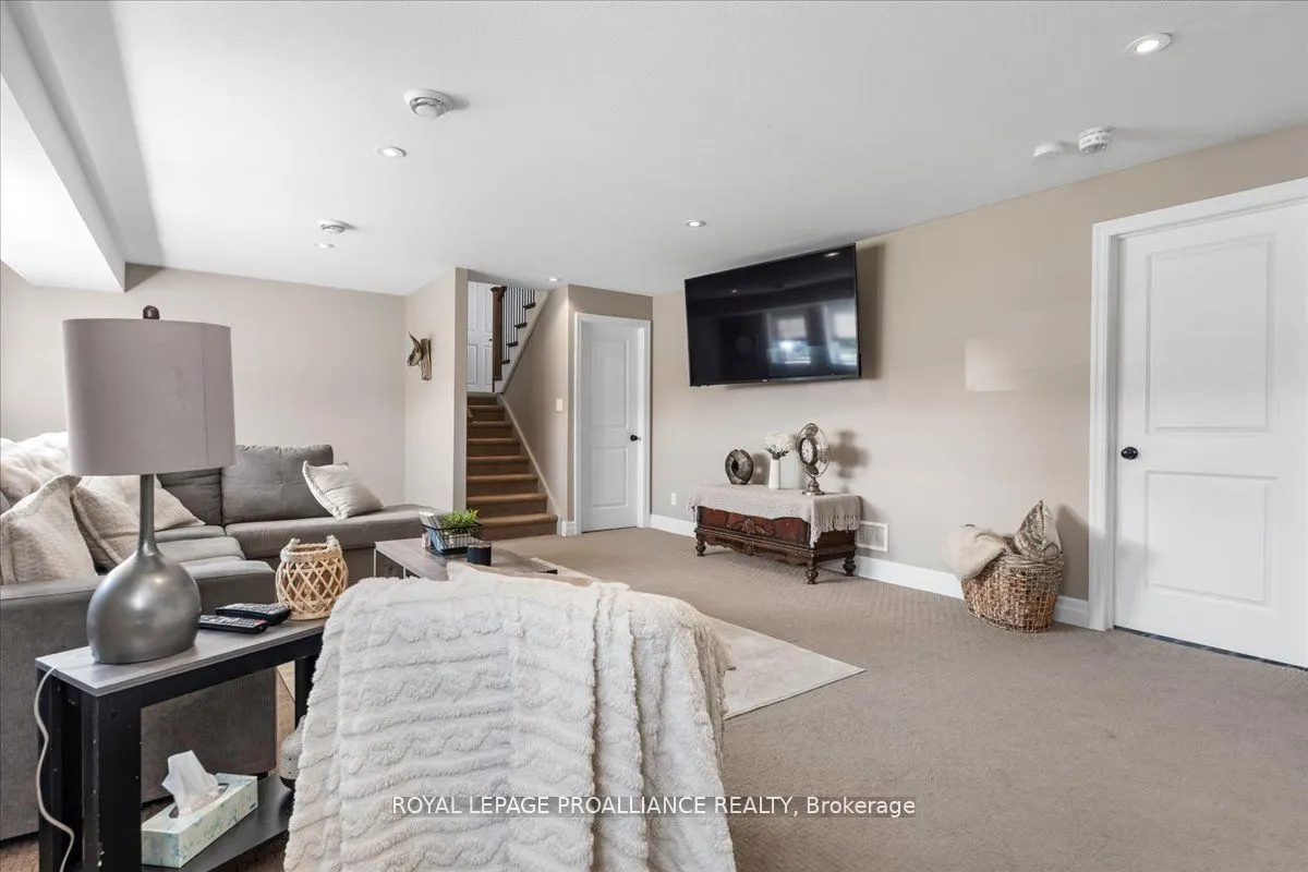 20846 Loyalist Parkway