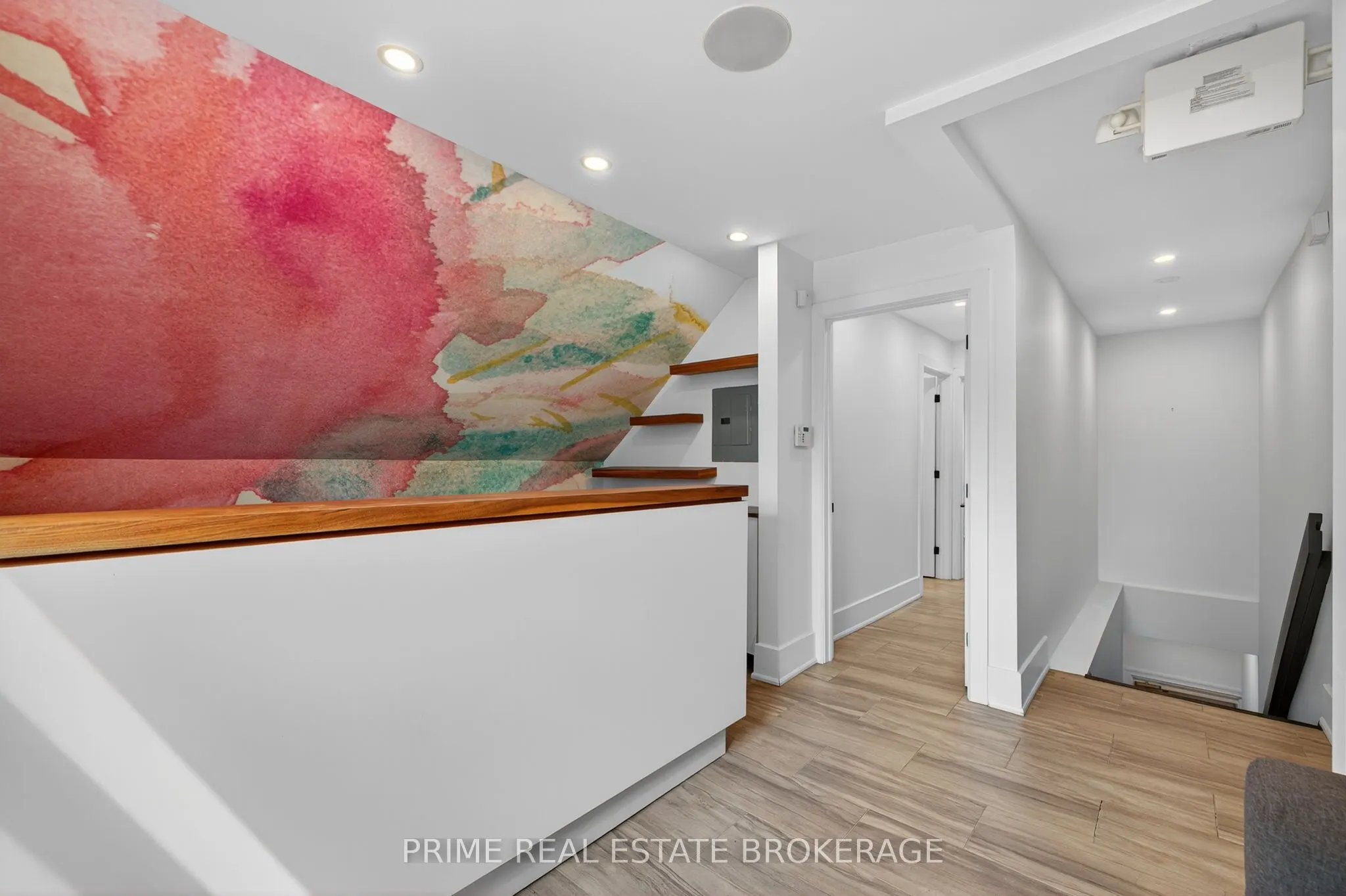 281 Oxford Street E, #Upper