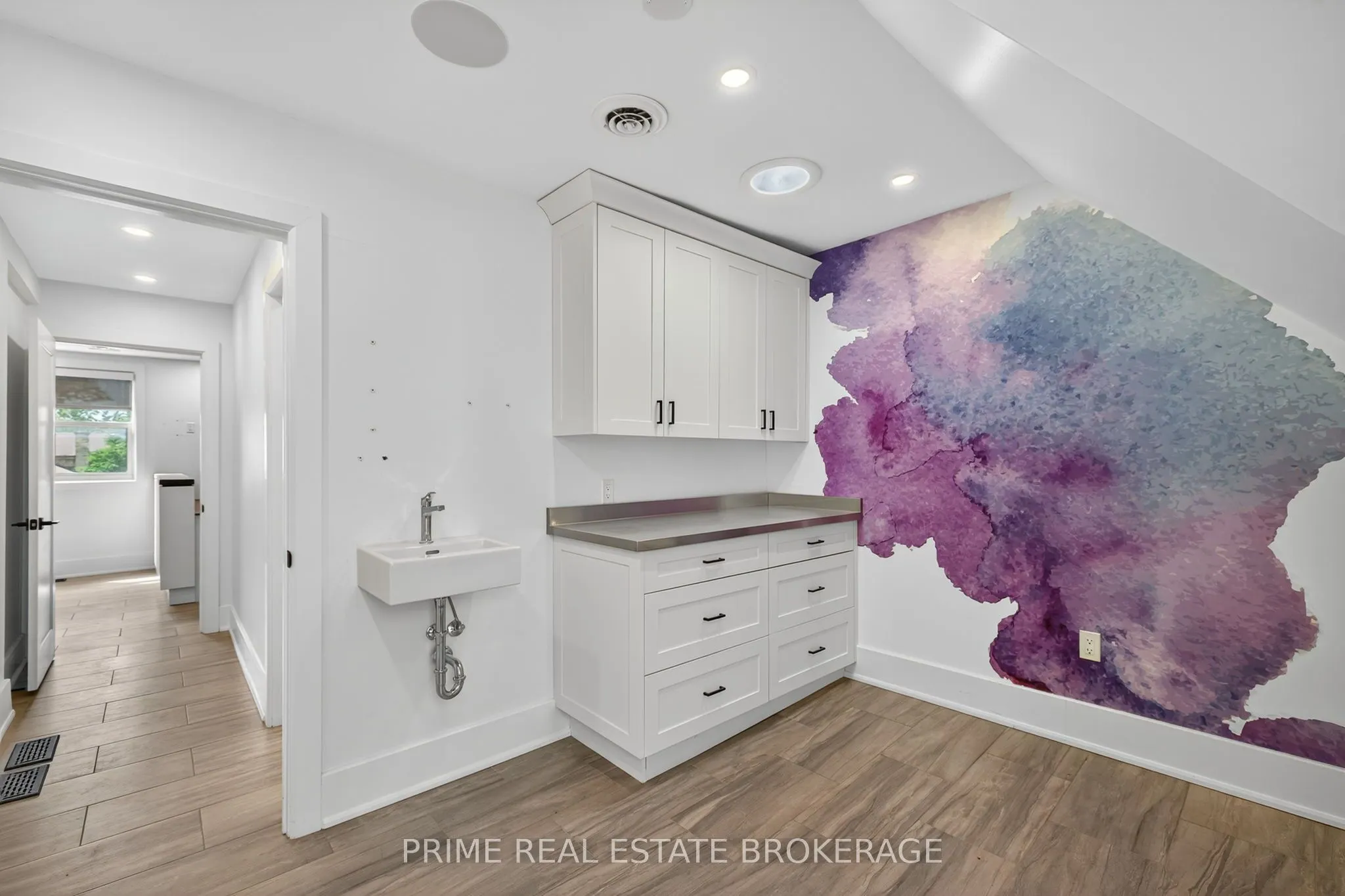 281 Oxford Street E, #Upper