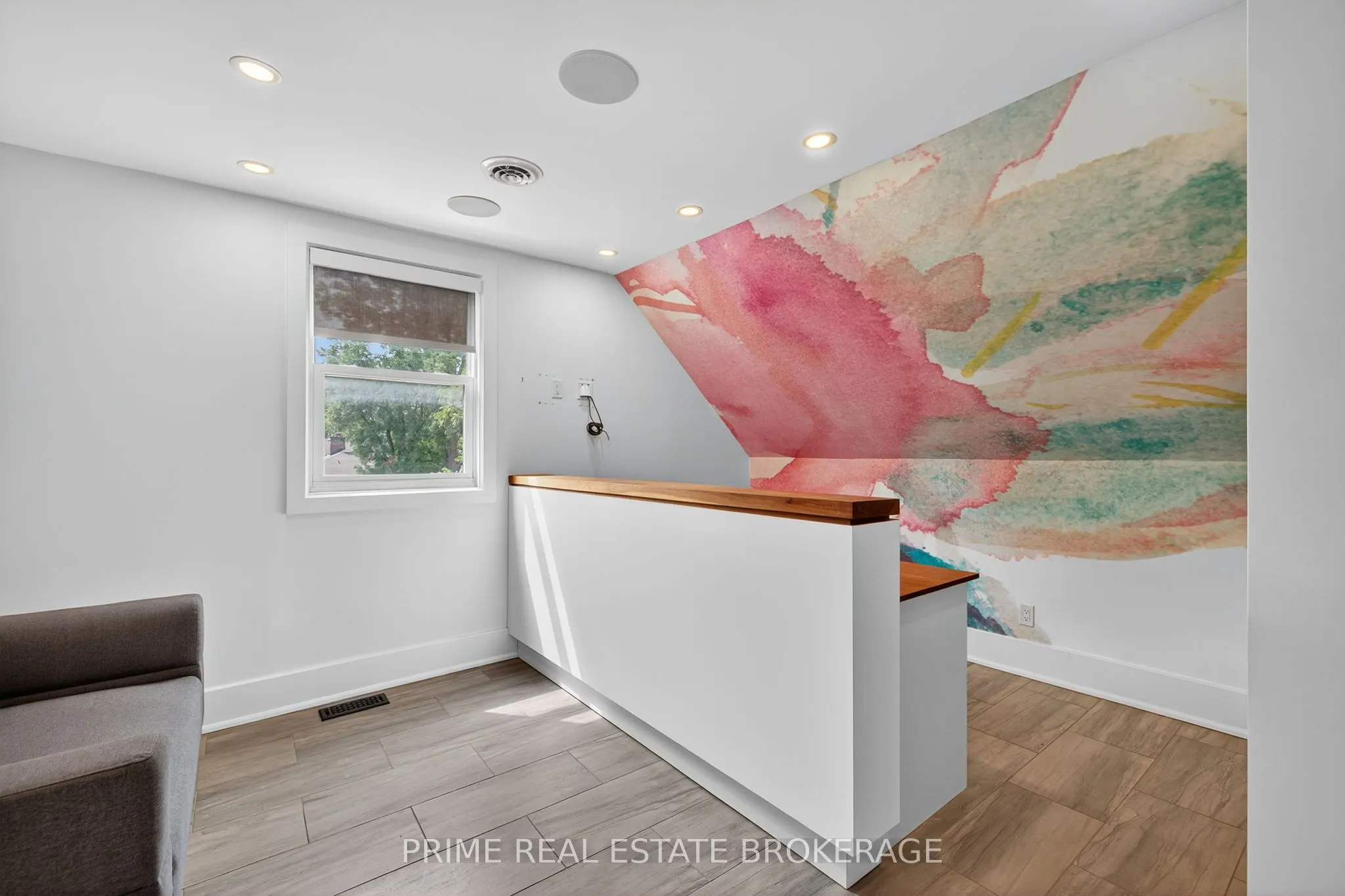 281 Oxford Street E, #Upper