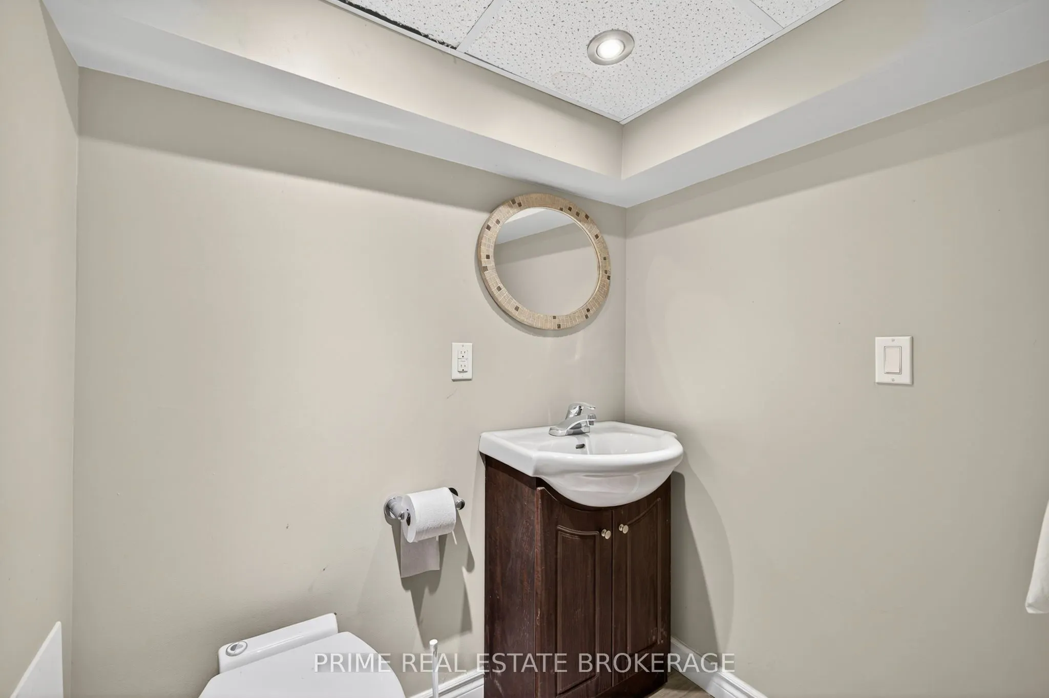 281 Oxford Street E, #Main
