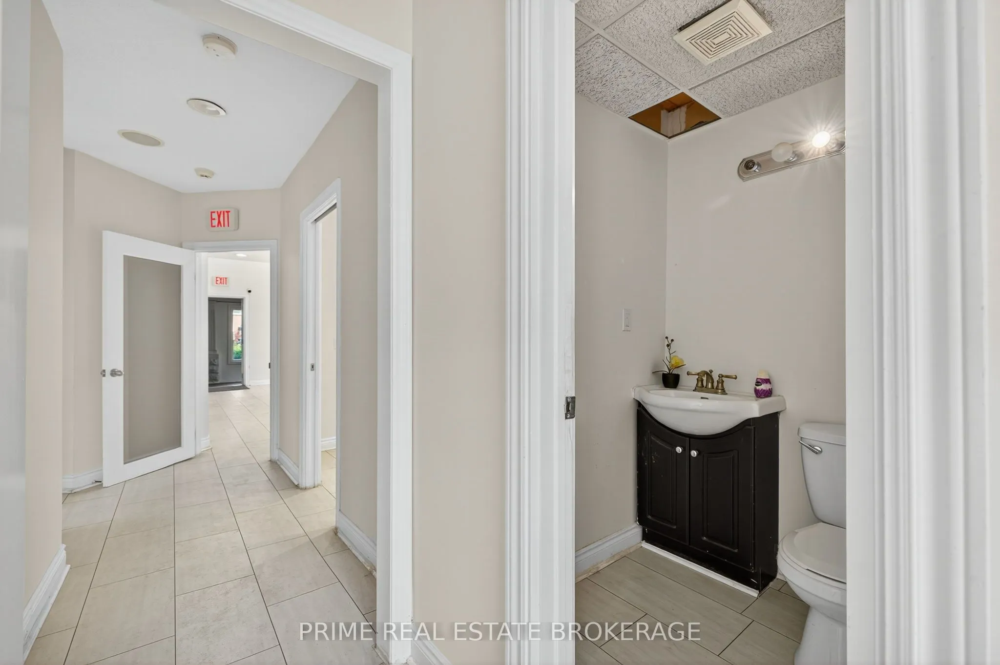 281 Oxford Street E, #Main