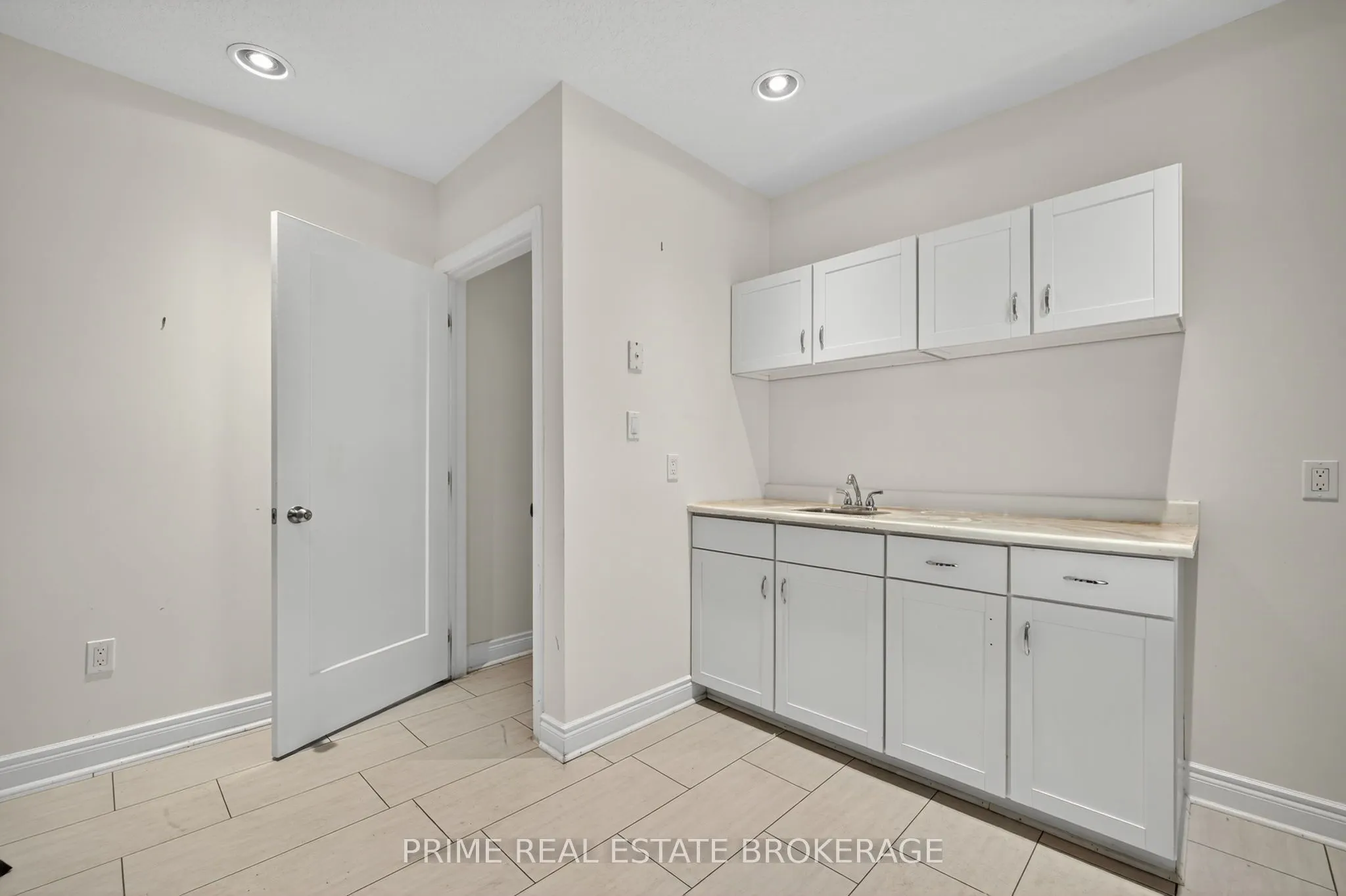 281 Oxford Street E, #Main