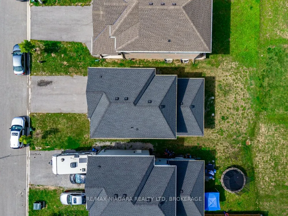 16 Bowman Crescent