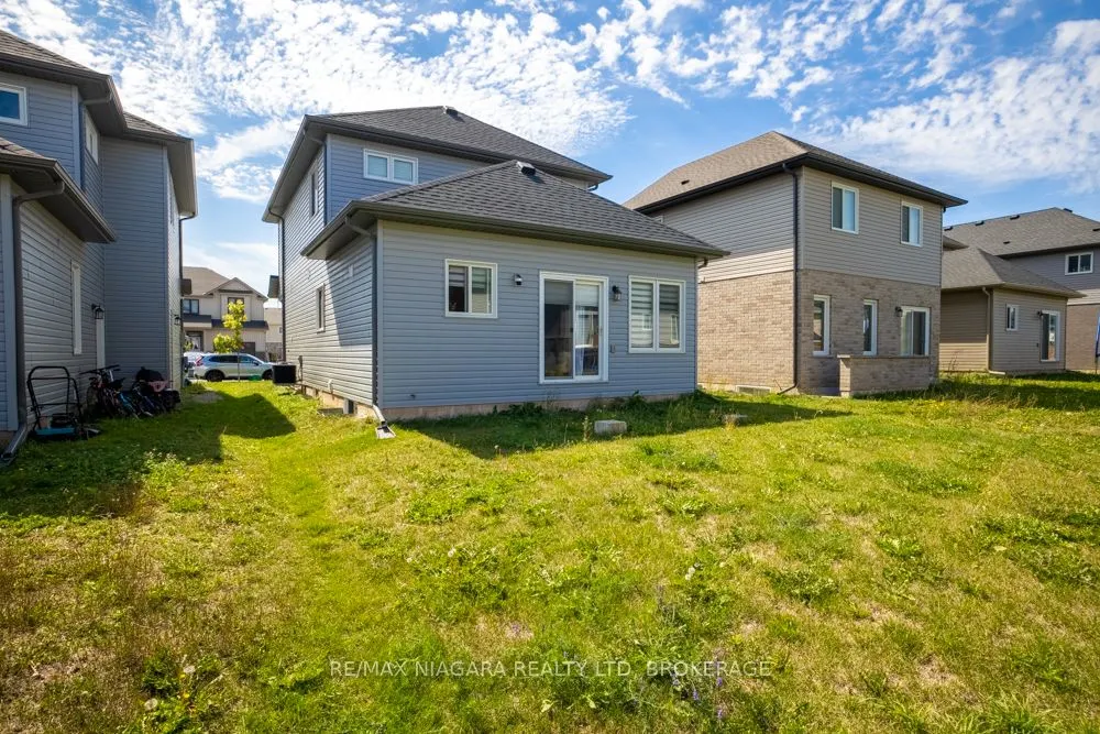 16 Bowman Crescent