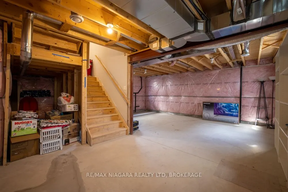 16 Bowman Crescent