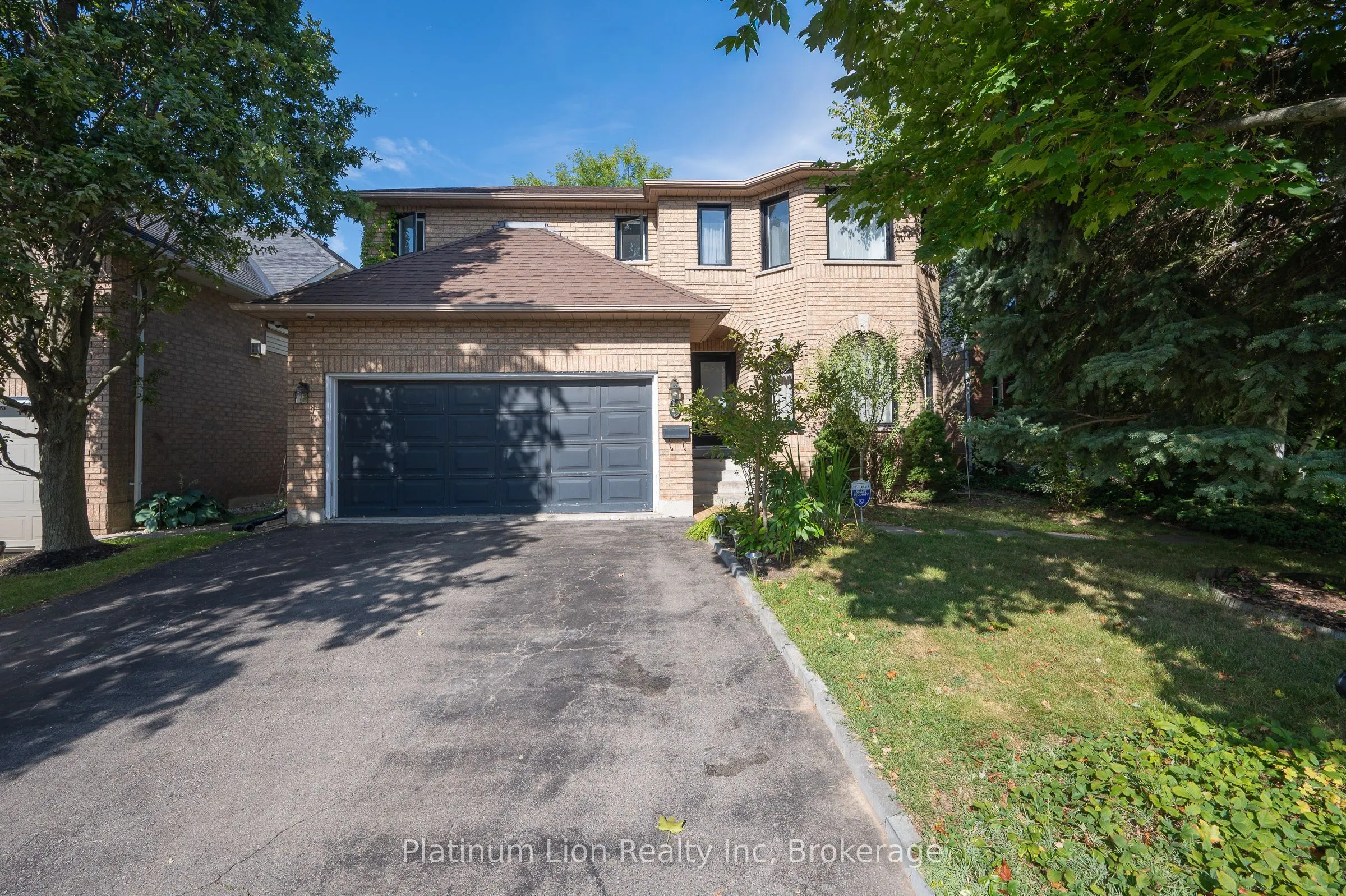 13 Brookhurst Crescent