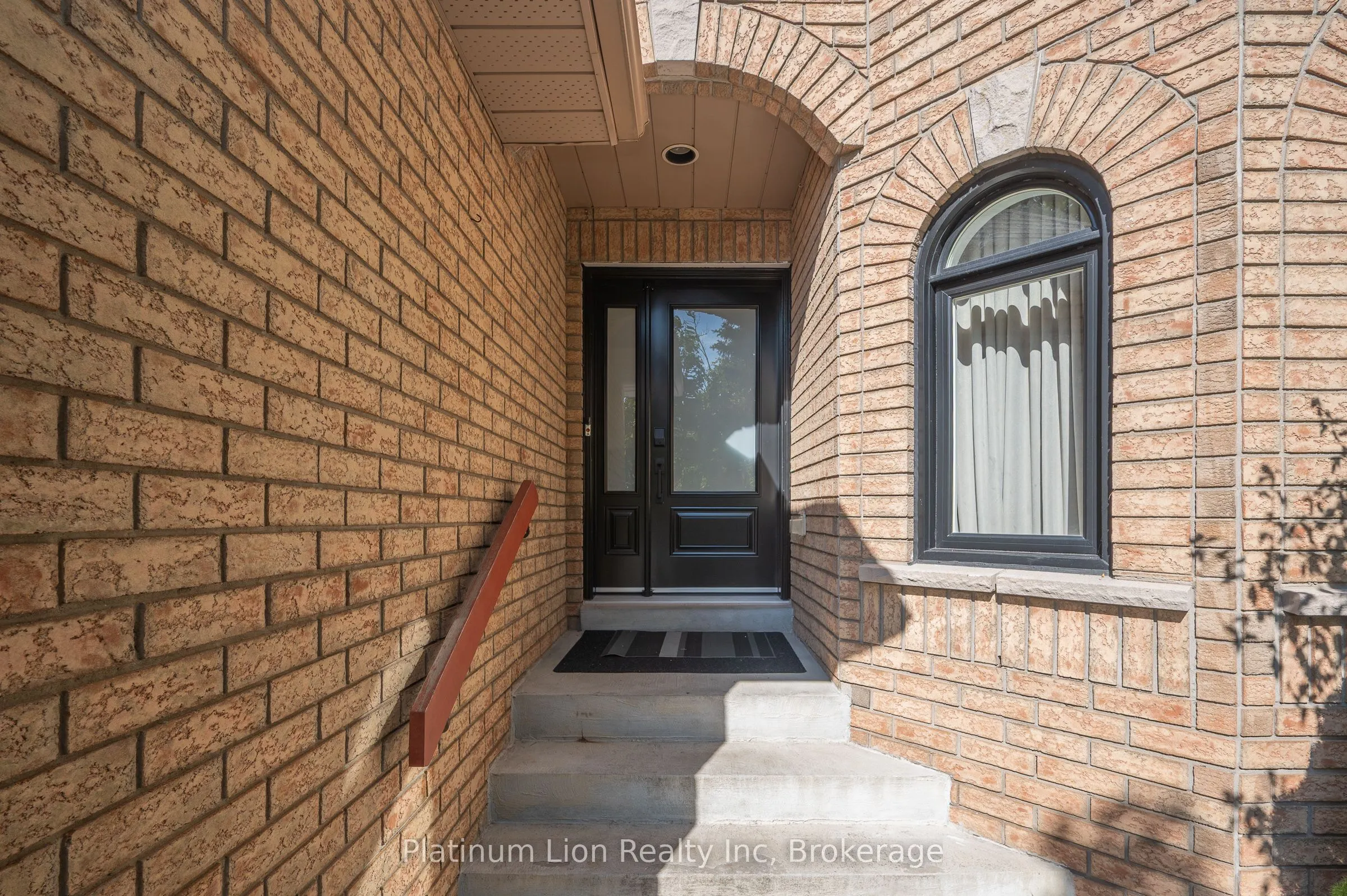 13 Brookhurst Crescent
