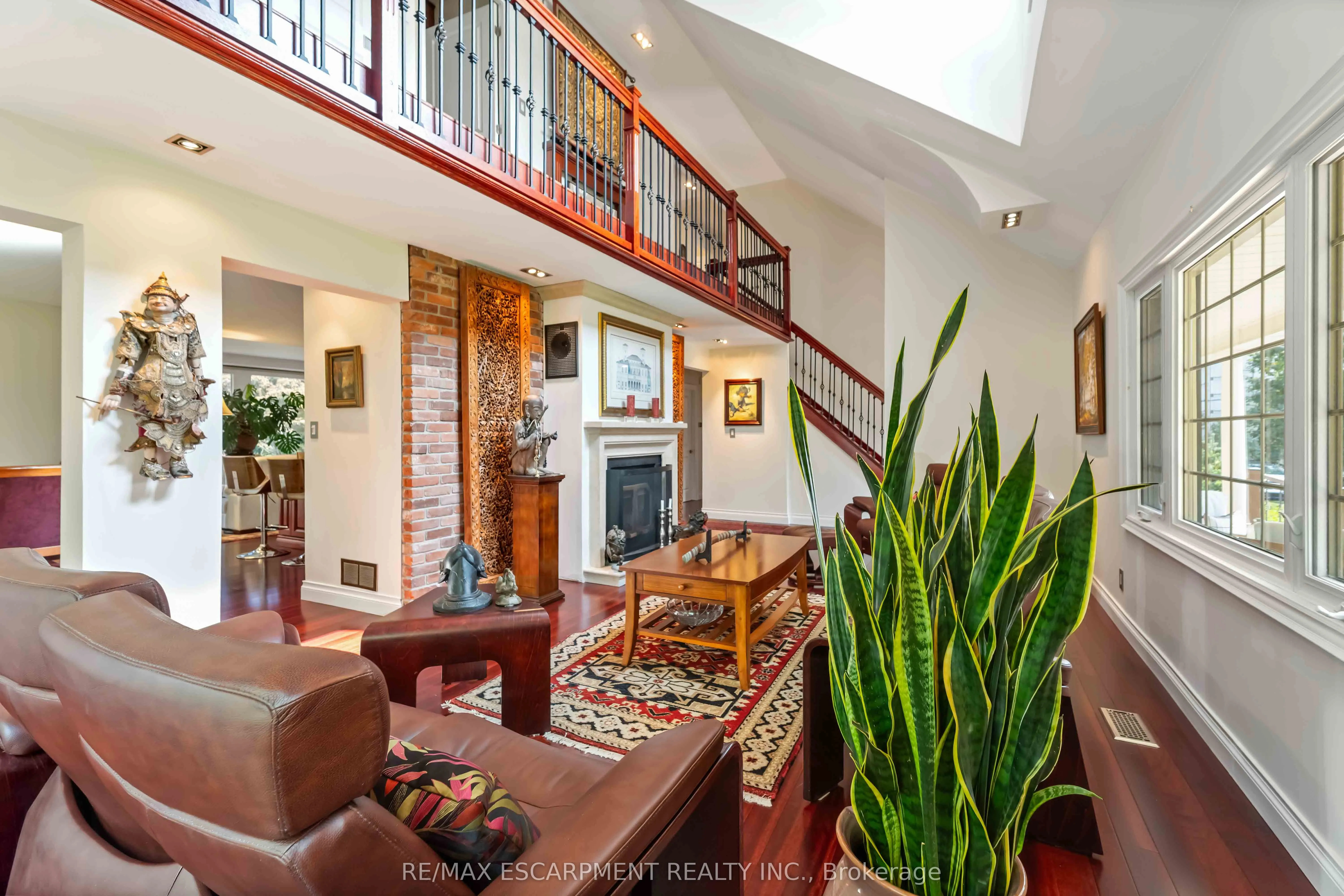 493 Ridge Road E