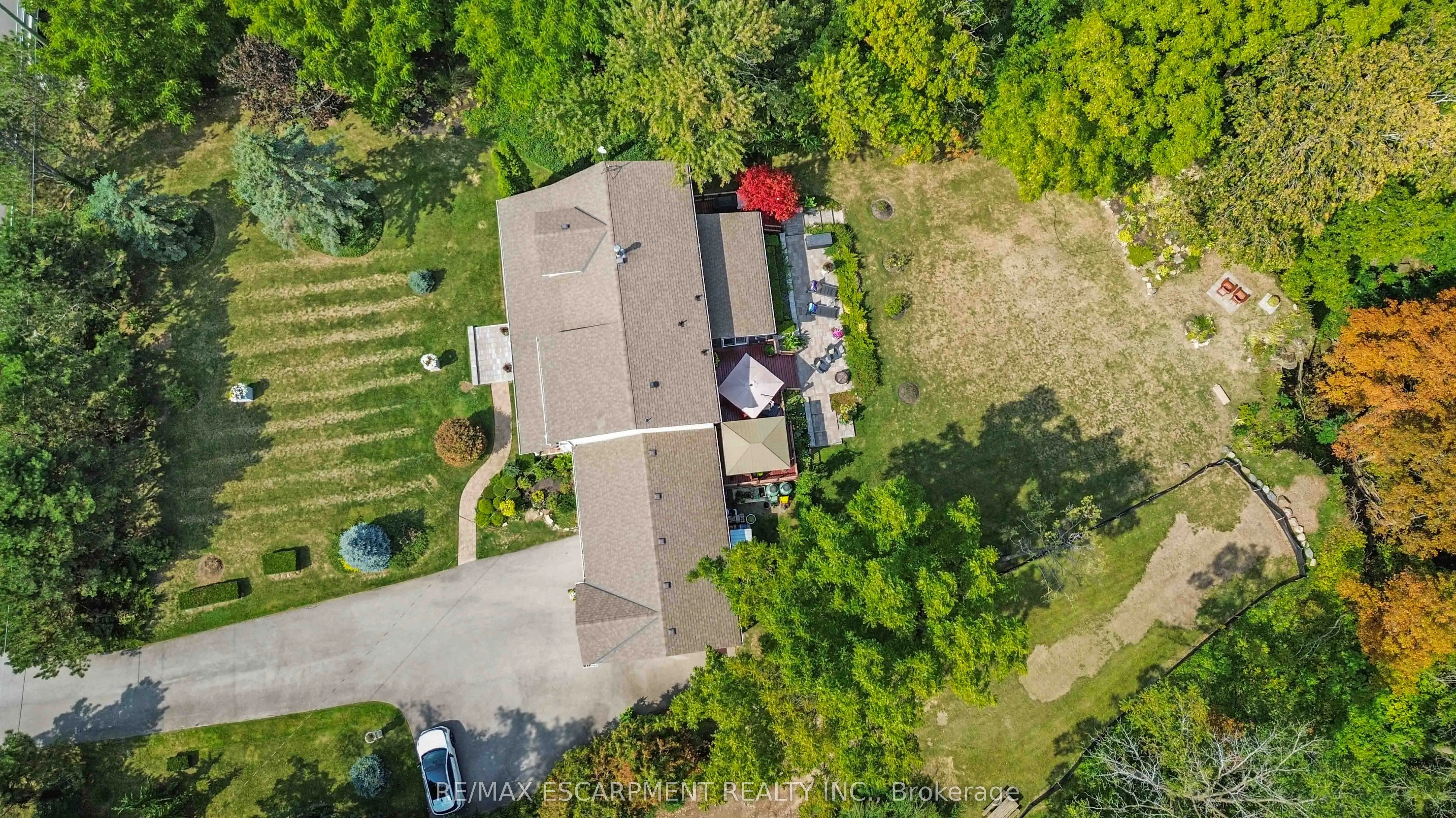 493 Ridge Road E