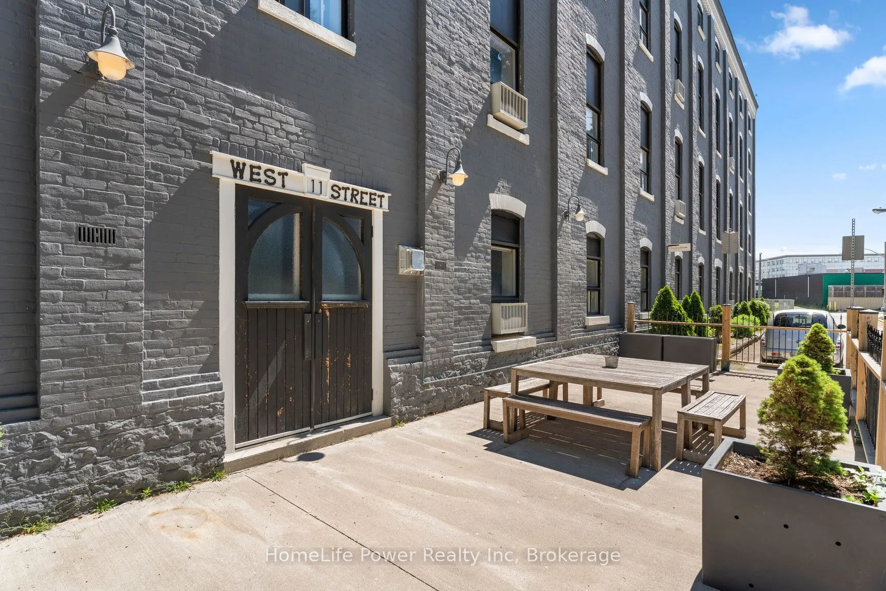 11 West Street, #406