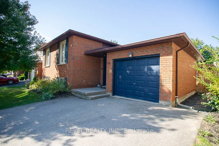 38 Ludlow Crescent