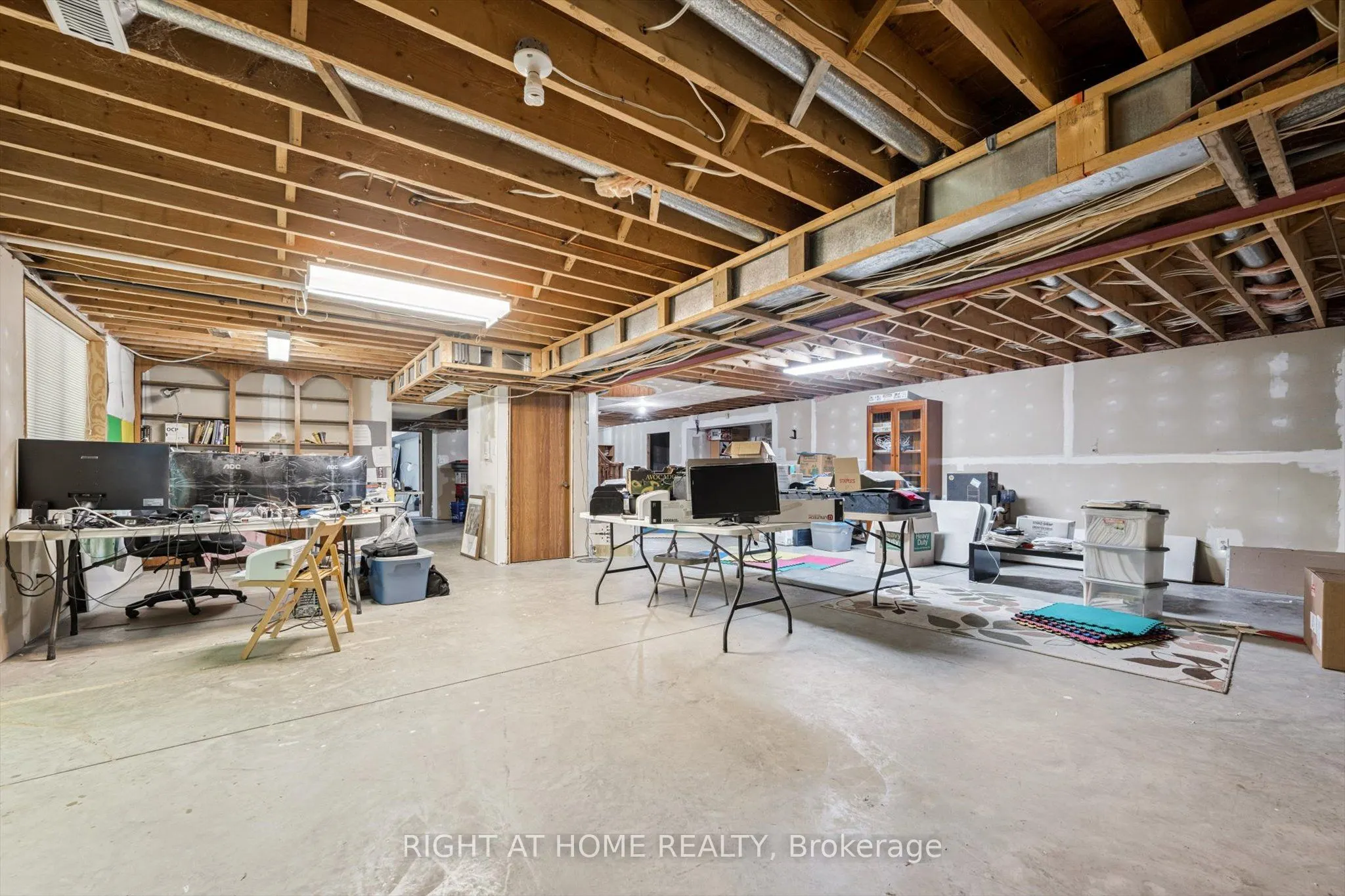 701 University Avenue E