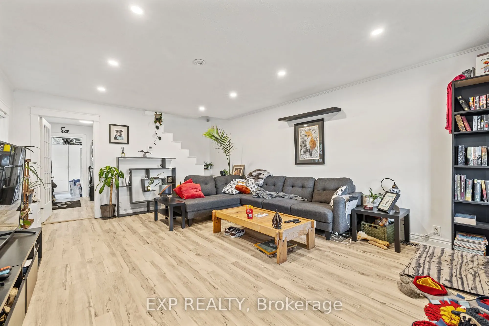 237 Victoria Road S
