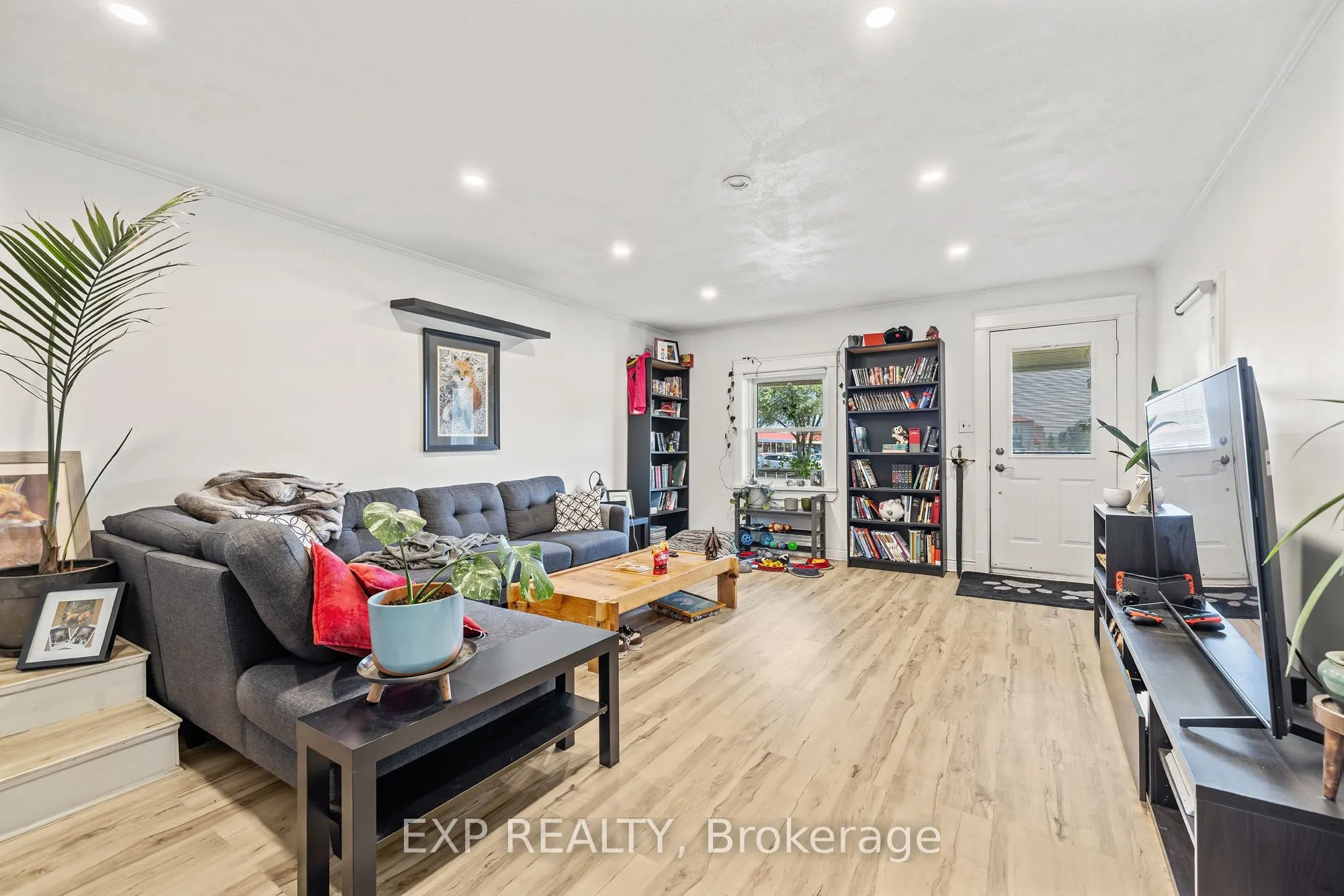 237 Victoria Road S