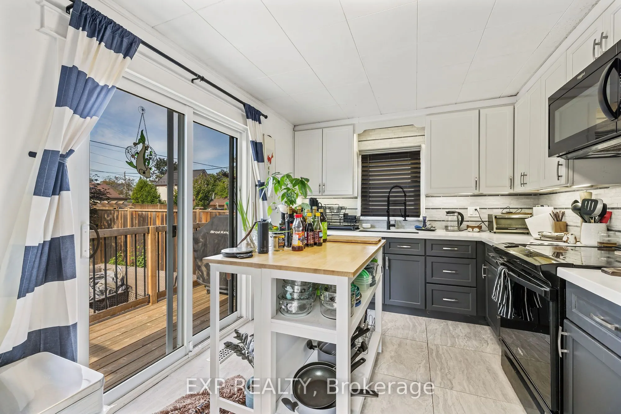 237 Victoria Road S