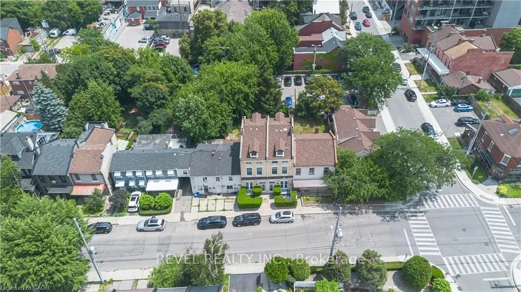 168 Macnab Street N