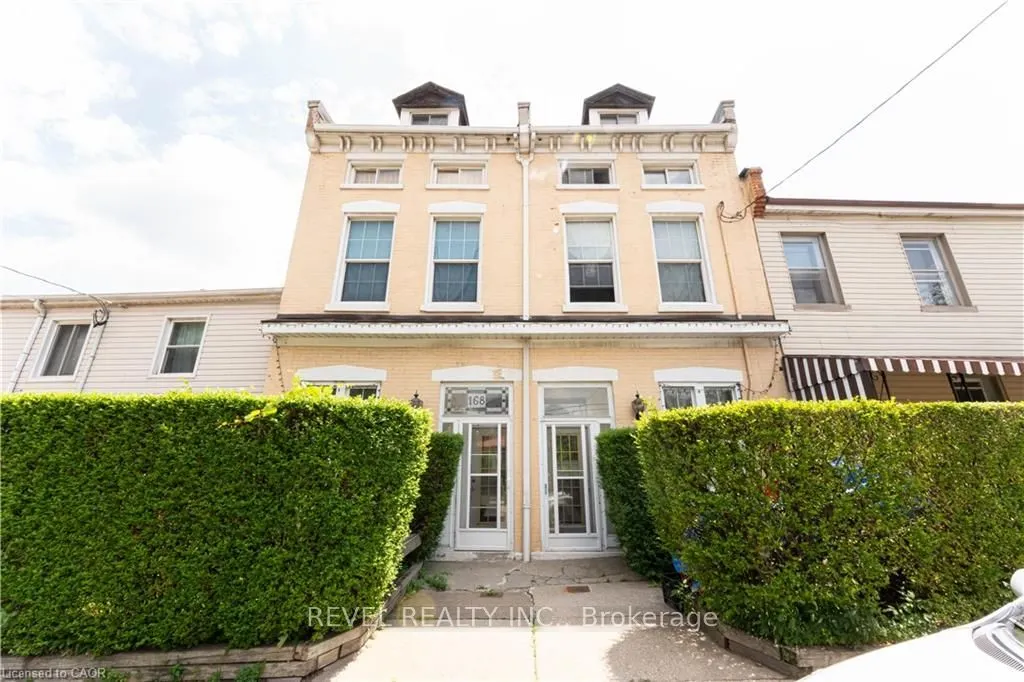 168 Macnab Street N