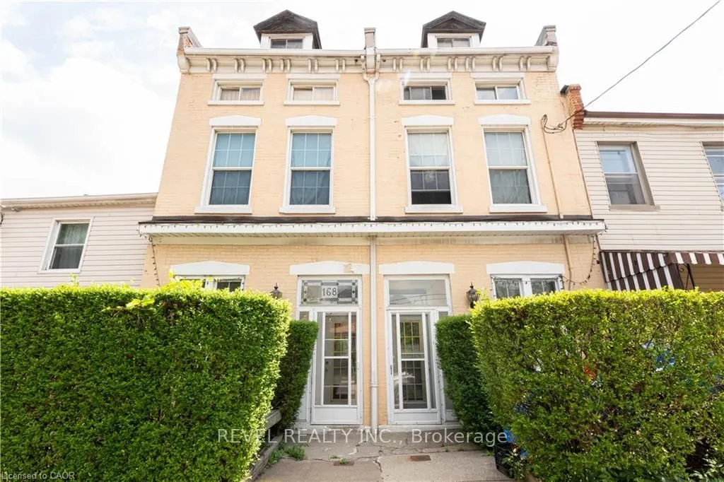 168 Macnab Street N